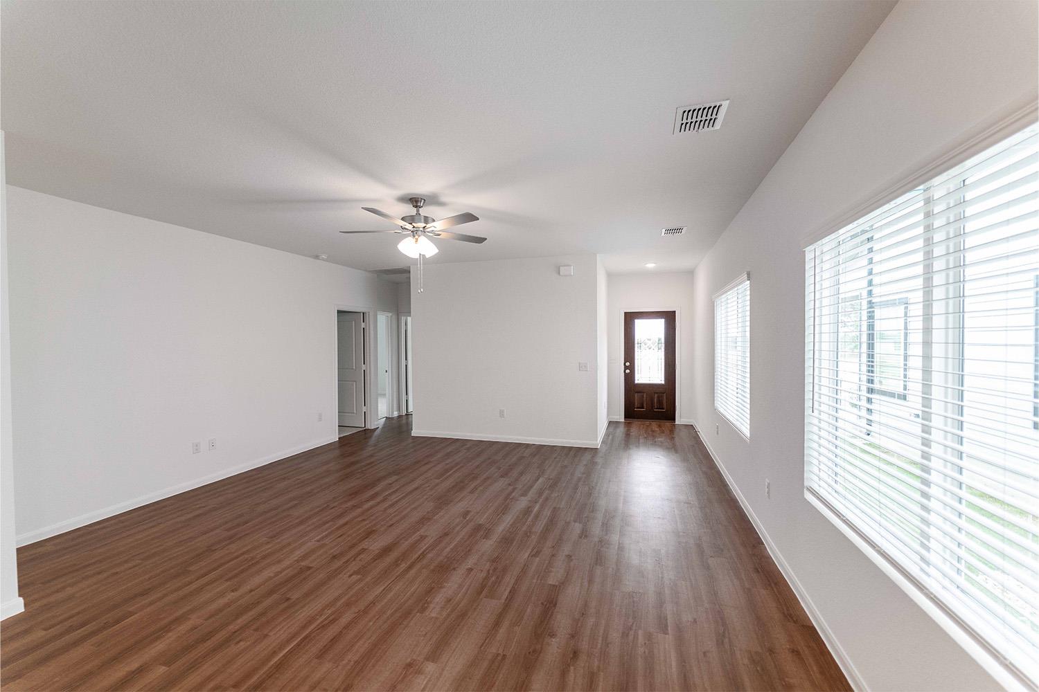 380 Kenai DR, Kyle, TX 78640 photo 4