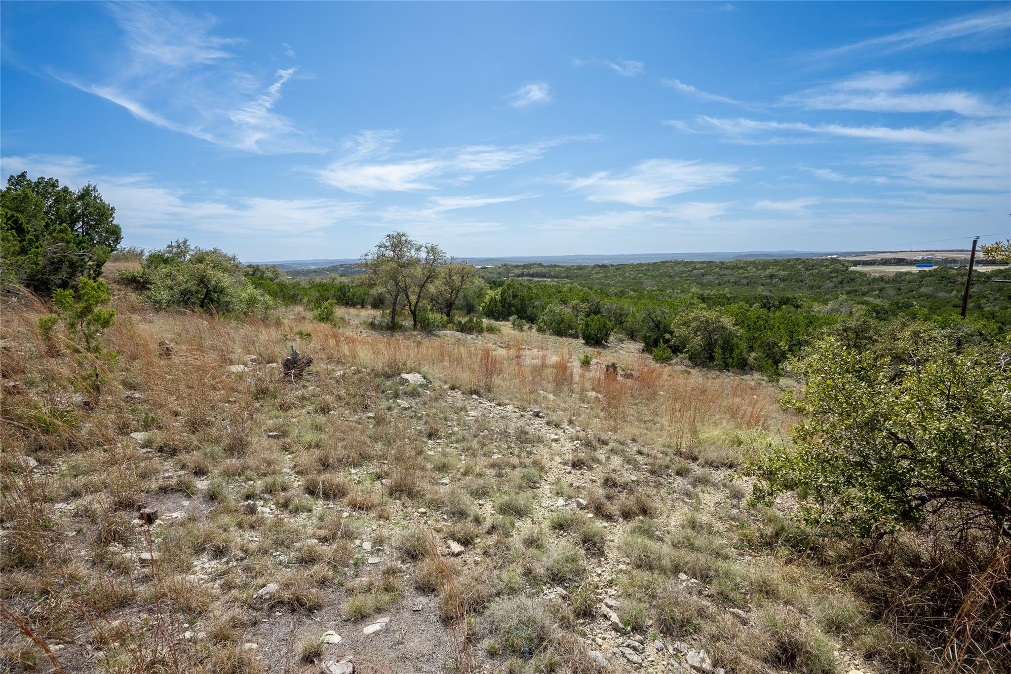 21504 Wildwood CV, Lago Vista, TX 78645 photo 5