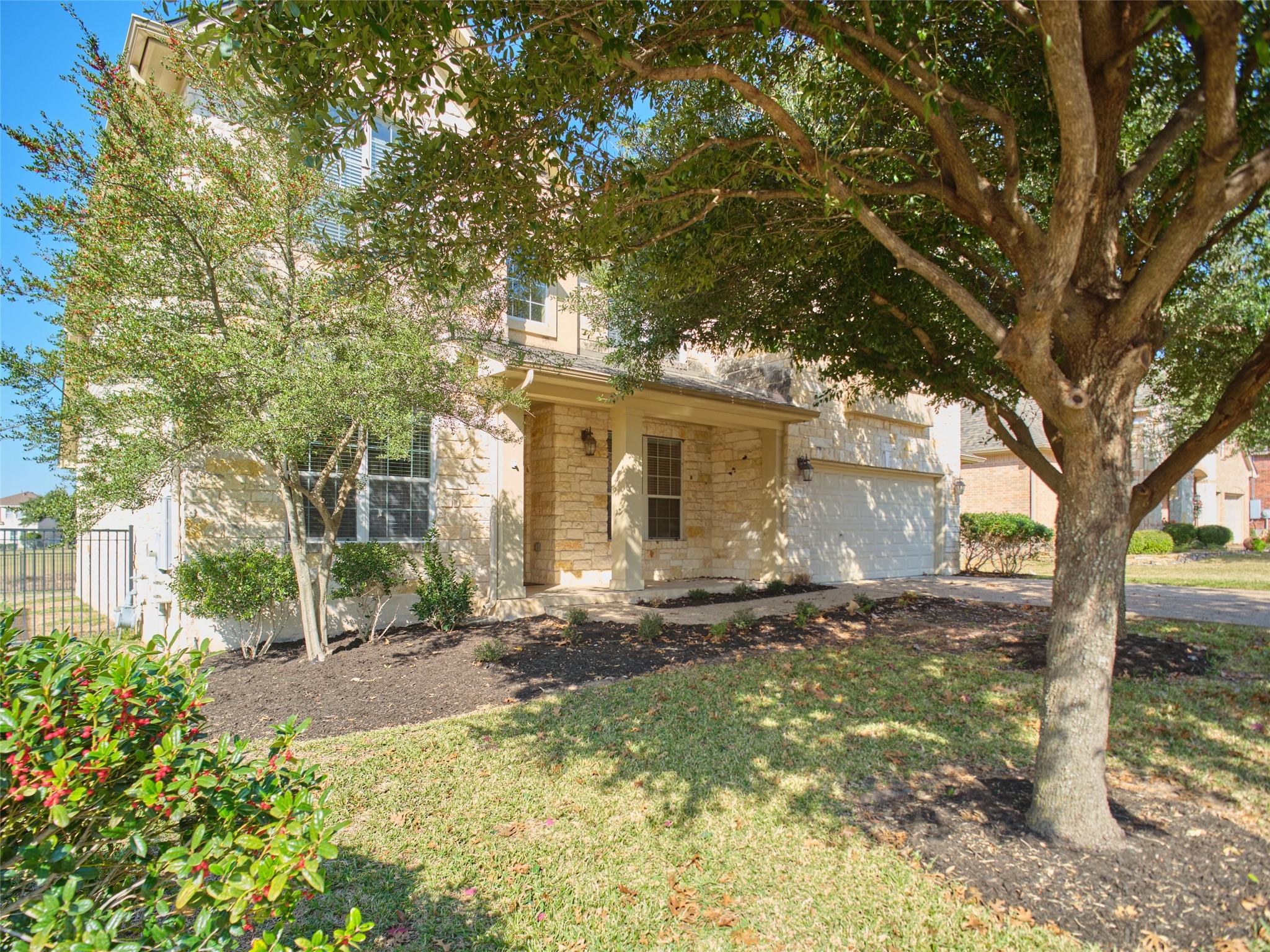 1116 Hillridge DR, Round Rock, TX 78665 photo 2