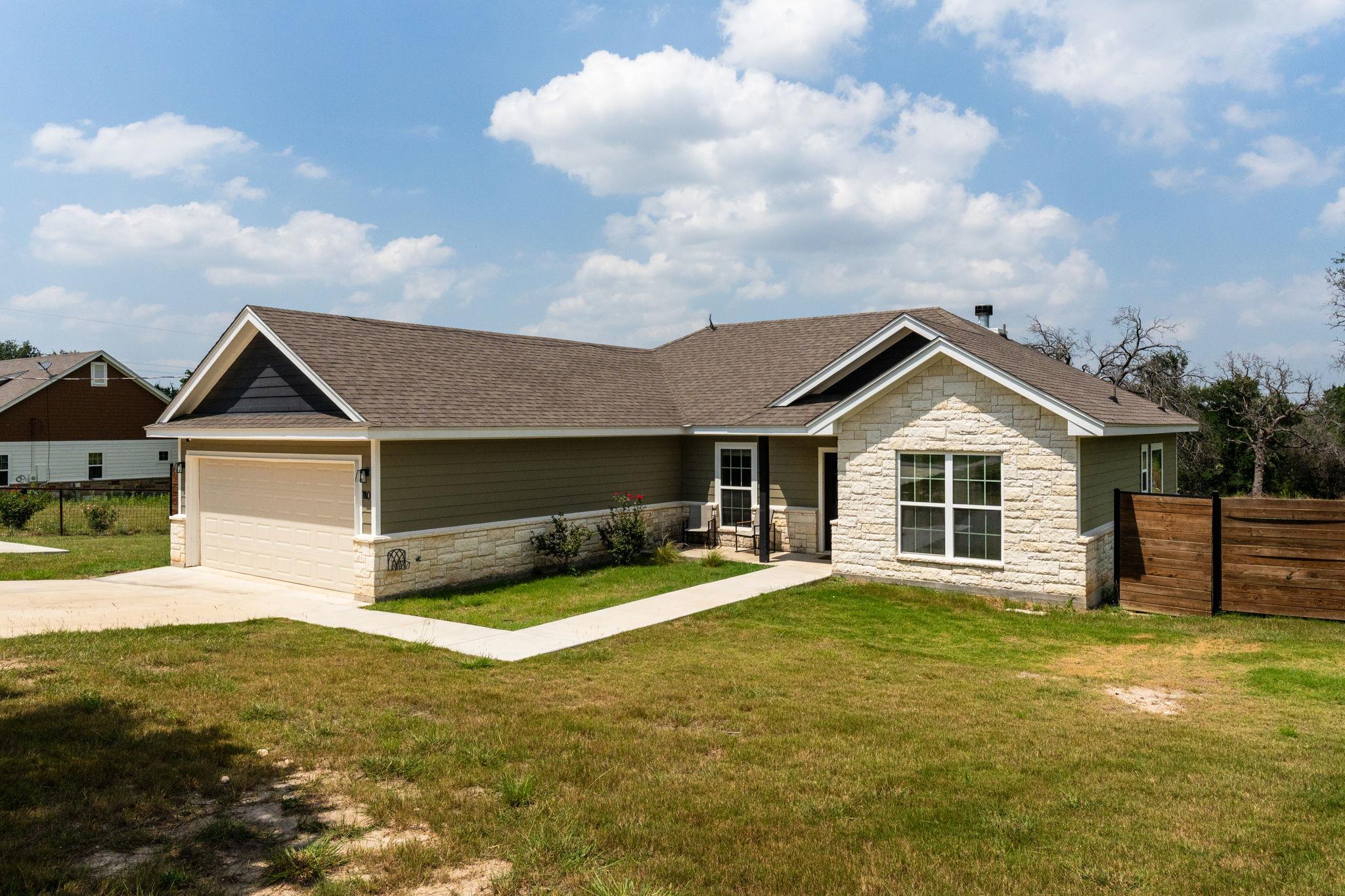 1110 County Road 1045, Lampasas, TX 76550 photo 2