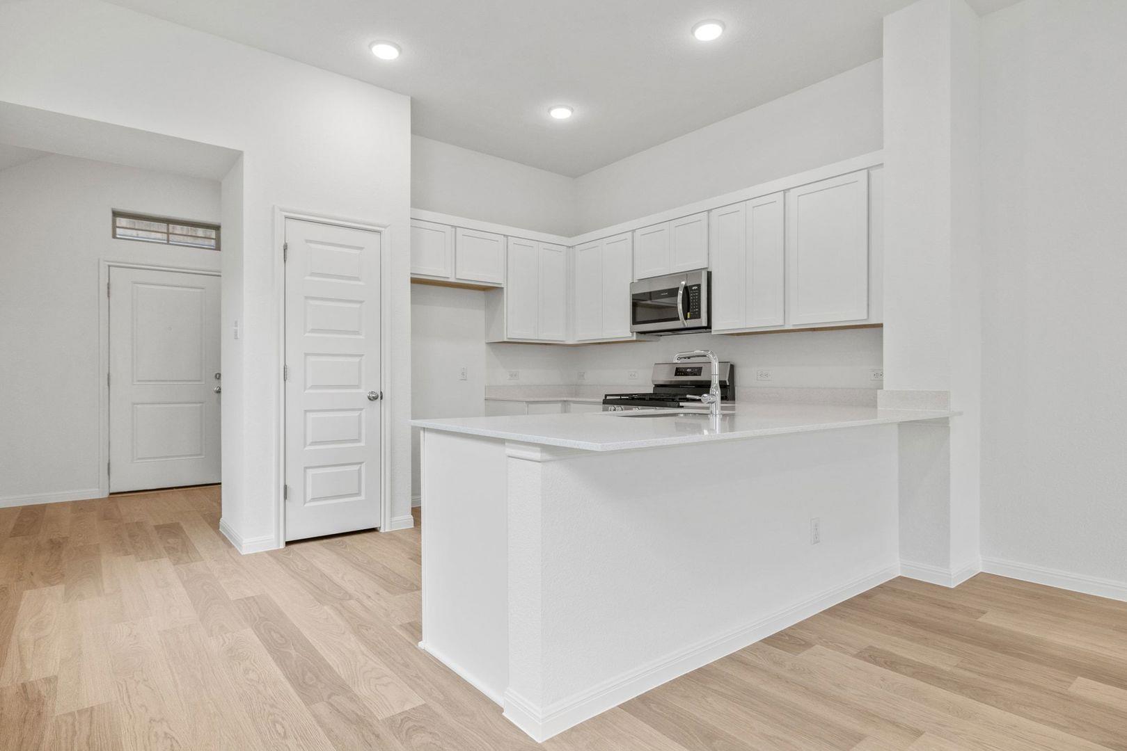 214 Hornet ST, Elgin, TX 78621 photo 2