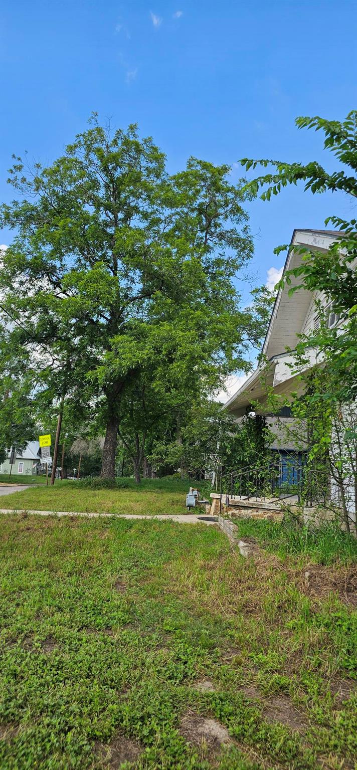619 Bell Ave, Rockdale, TX 76567 photo 3