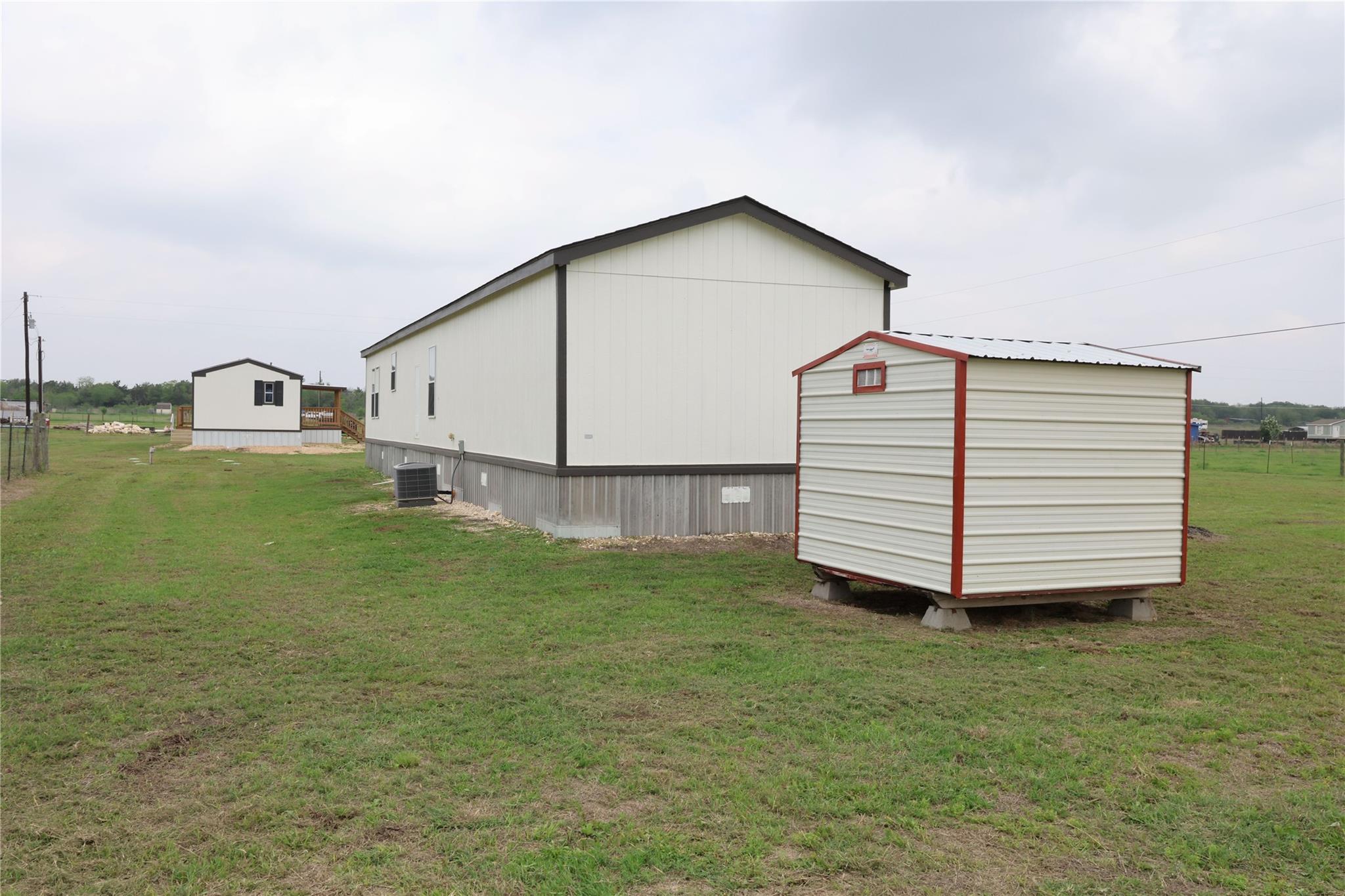 325 Lytton LN, Dale, TX 78616 photo 2