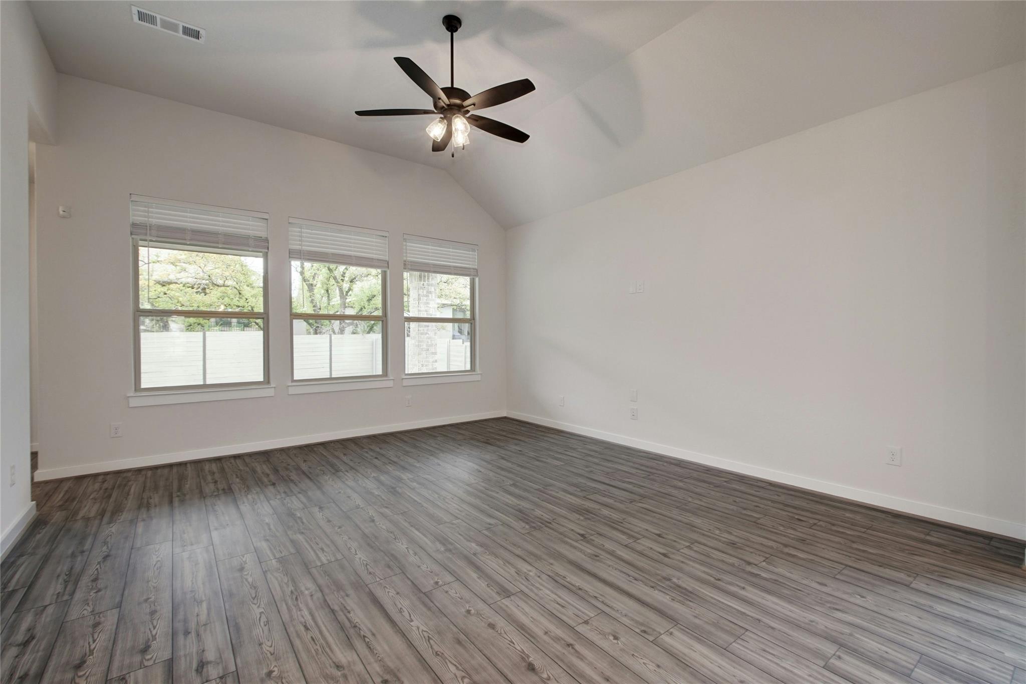 633 Pecan Bottom TRL, Georgetown, TX 78628 photo 4