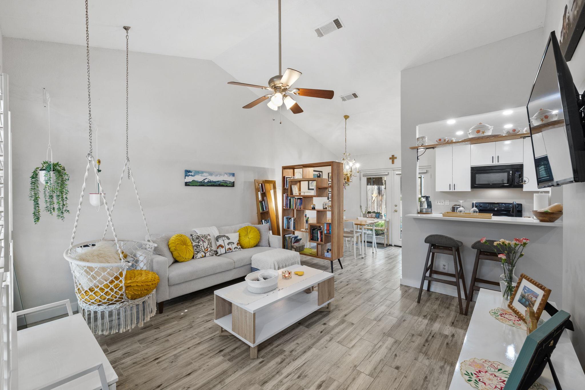 1015 Yager LN #115, Austin, TX 78753 photo 2