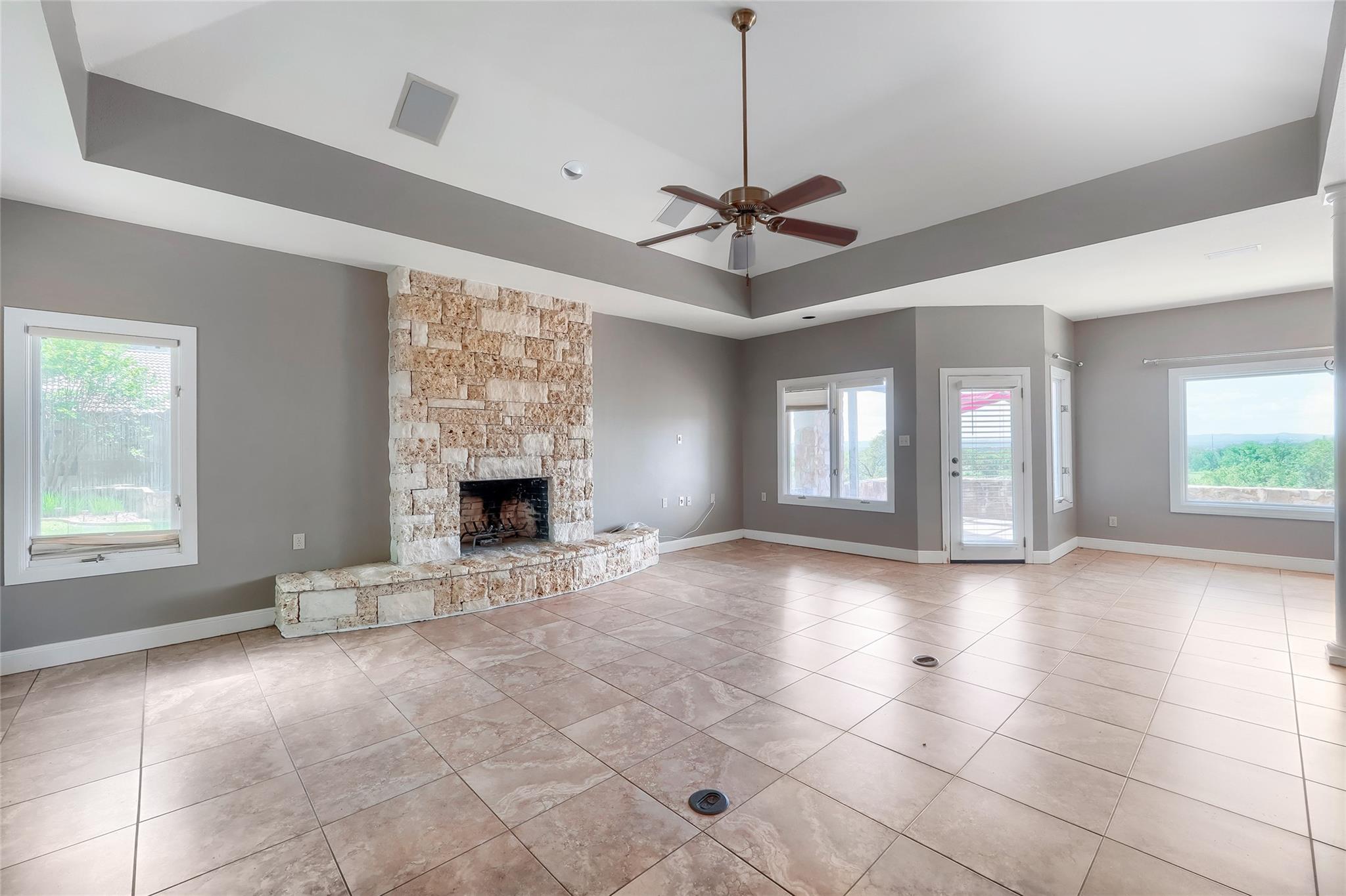 1607 Clubhouse Hill DR, Spicewood, TX 78669 photo 5
