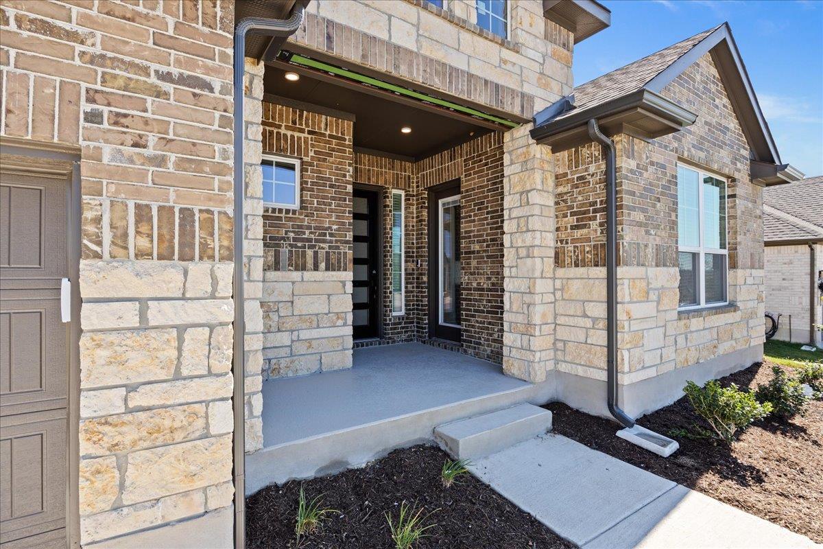 135 Kapok ST, Buda, TX 78610 photo 4