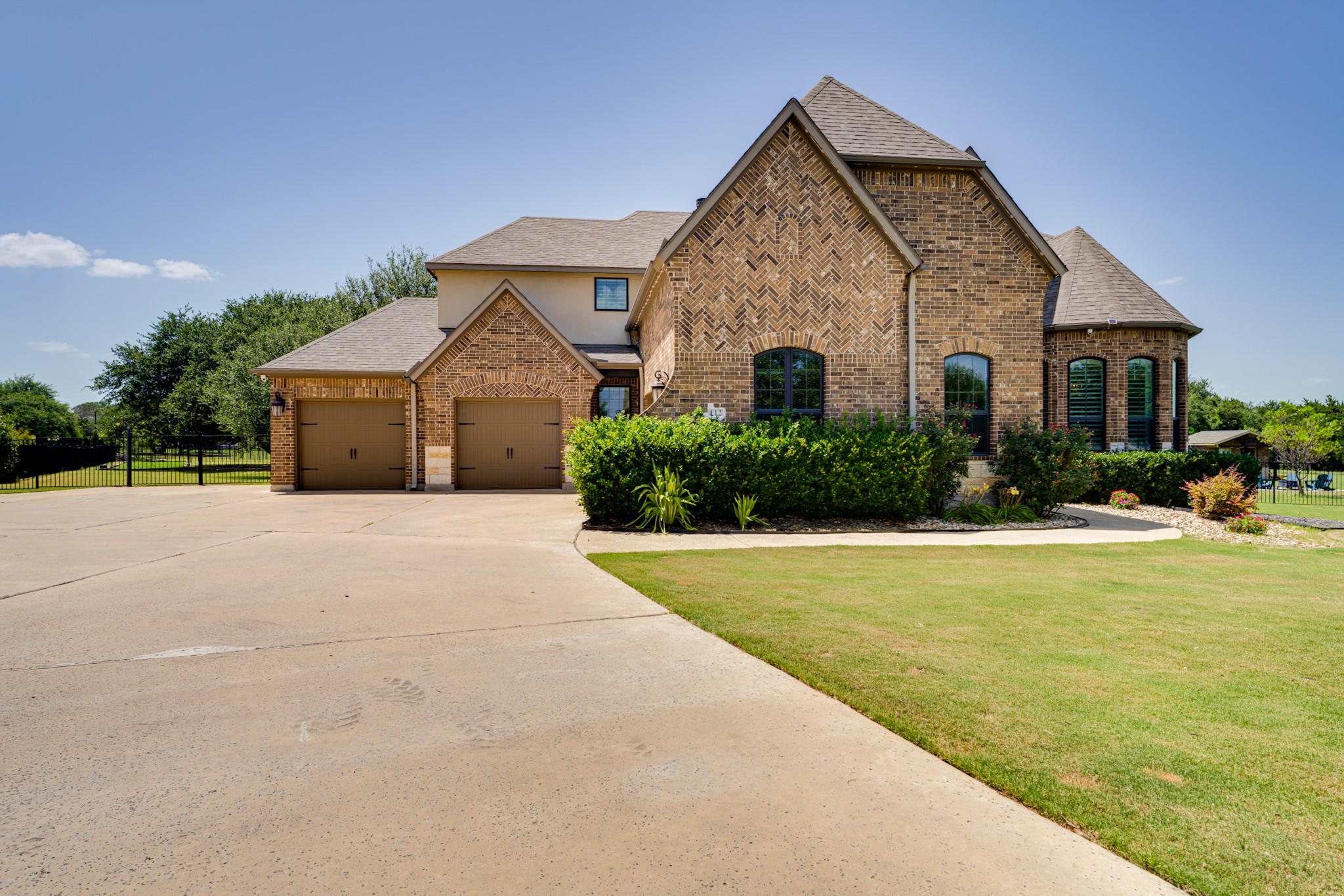 112 Mescalero, Liberty Hill, TX 78642 photo 3
