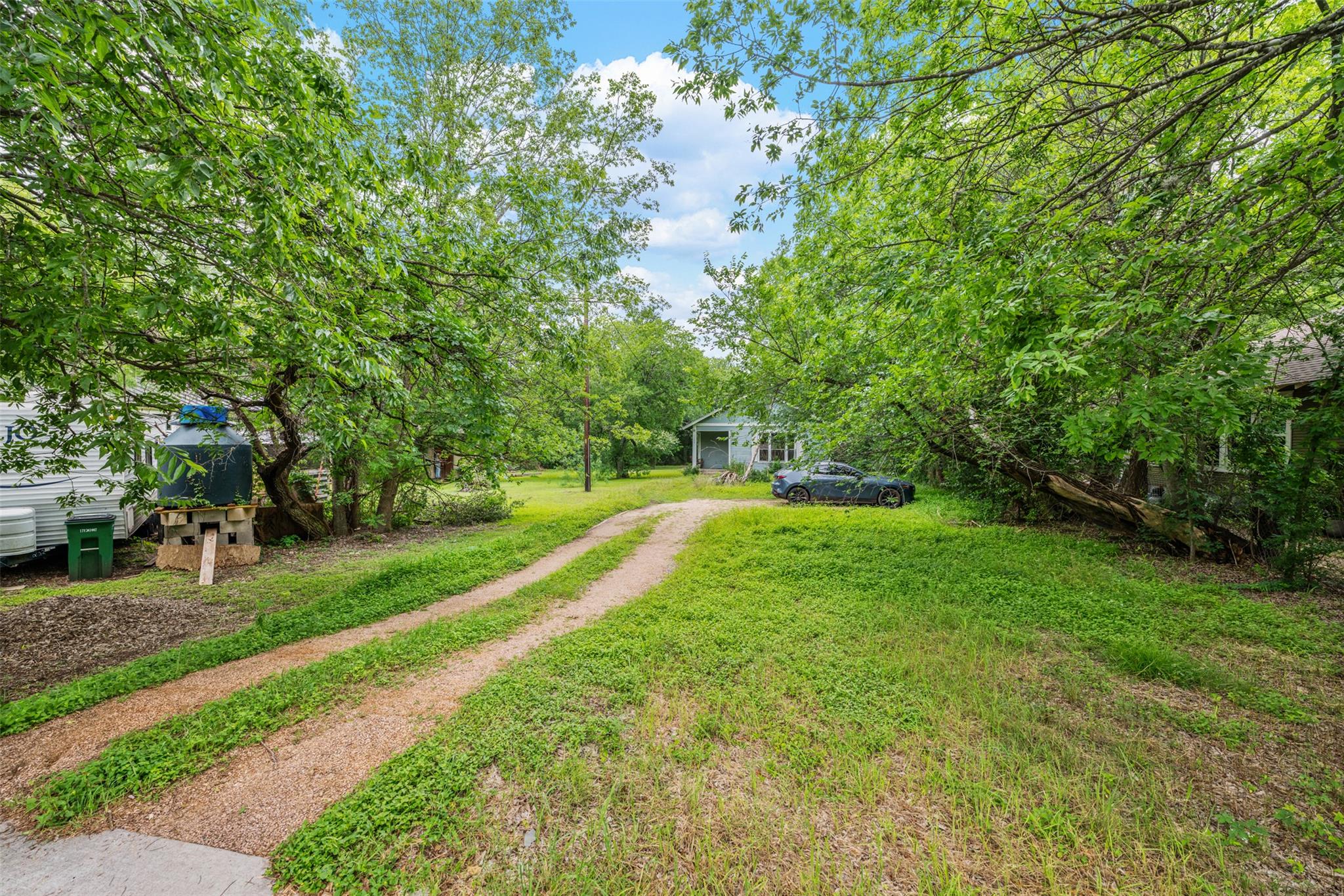 1132 Eleanor ST, Austin, TX 78721 photo 2