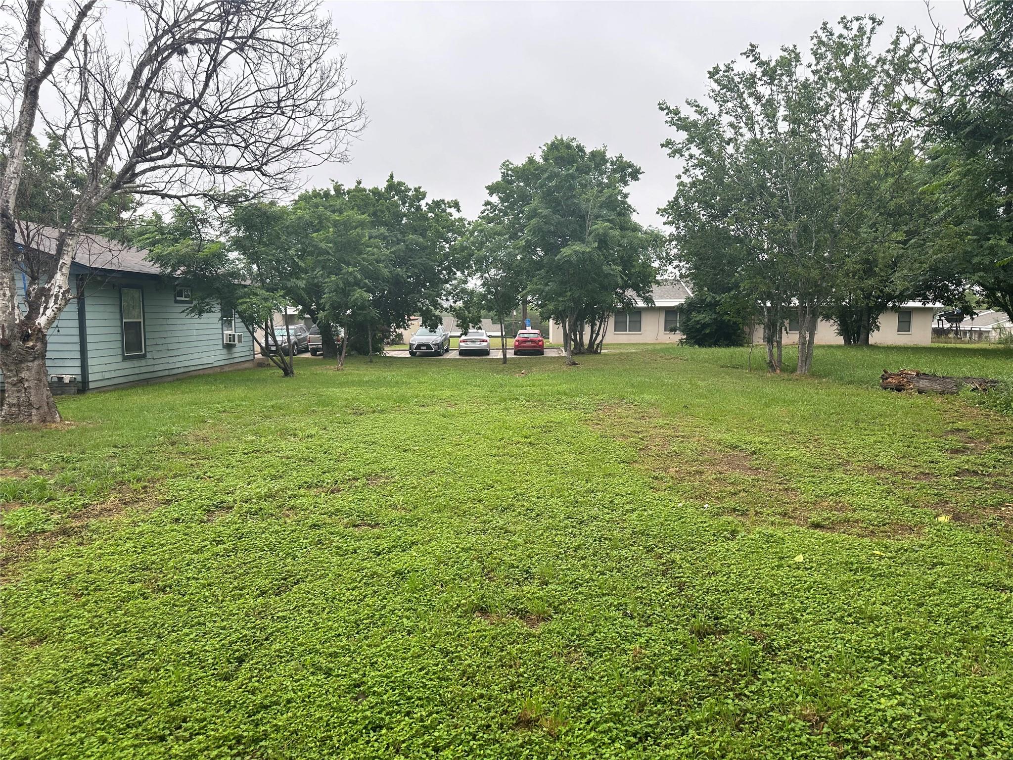608 Lamar ST, Luling, TX 78648 photo 3