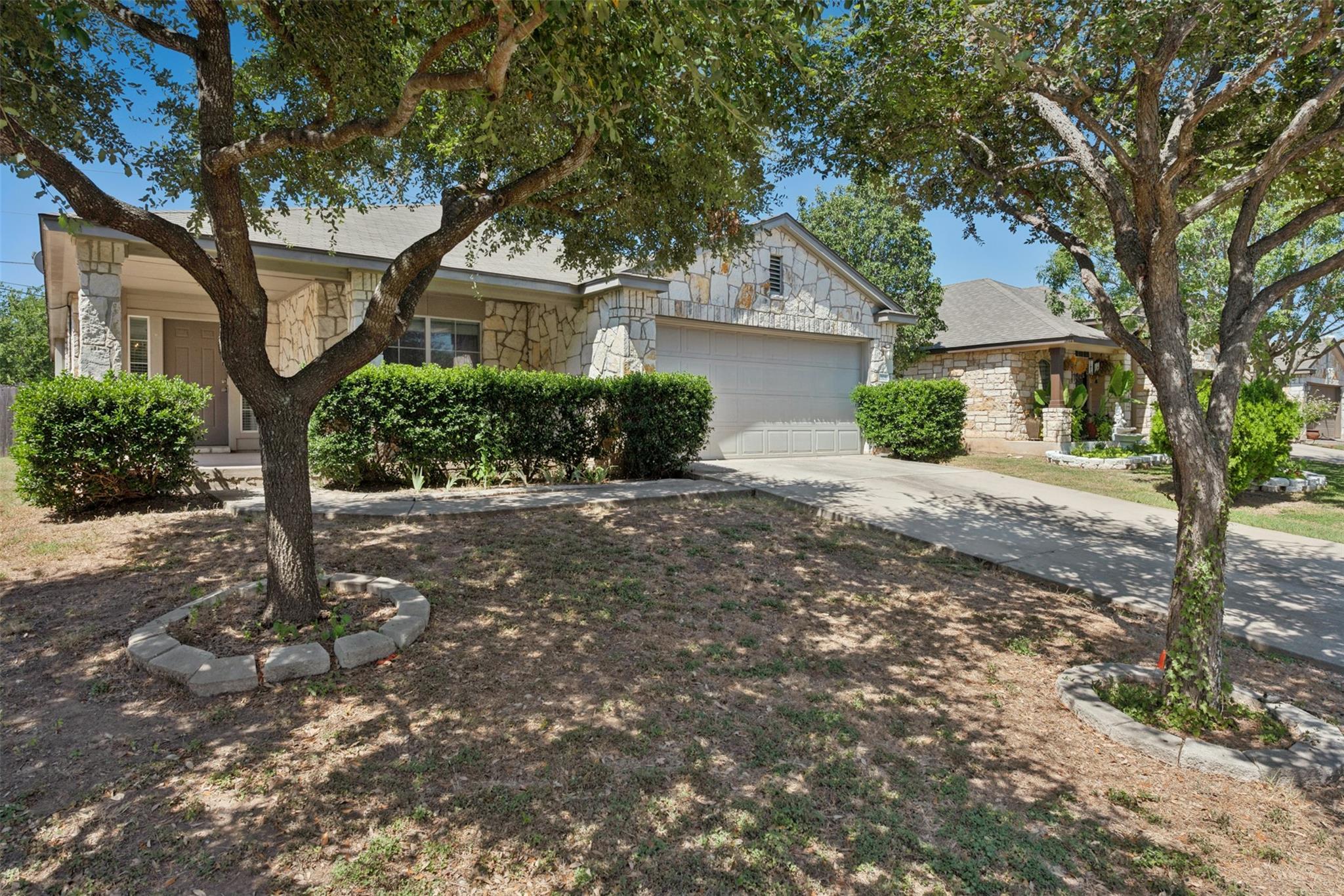305 Verano DR, Kyle, TX 78640 photo 2