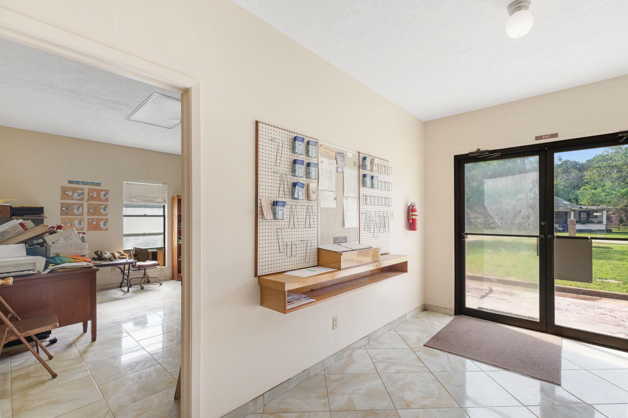 345 Bell Ave, Rockdale, TX 76567 photo 3