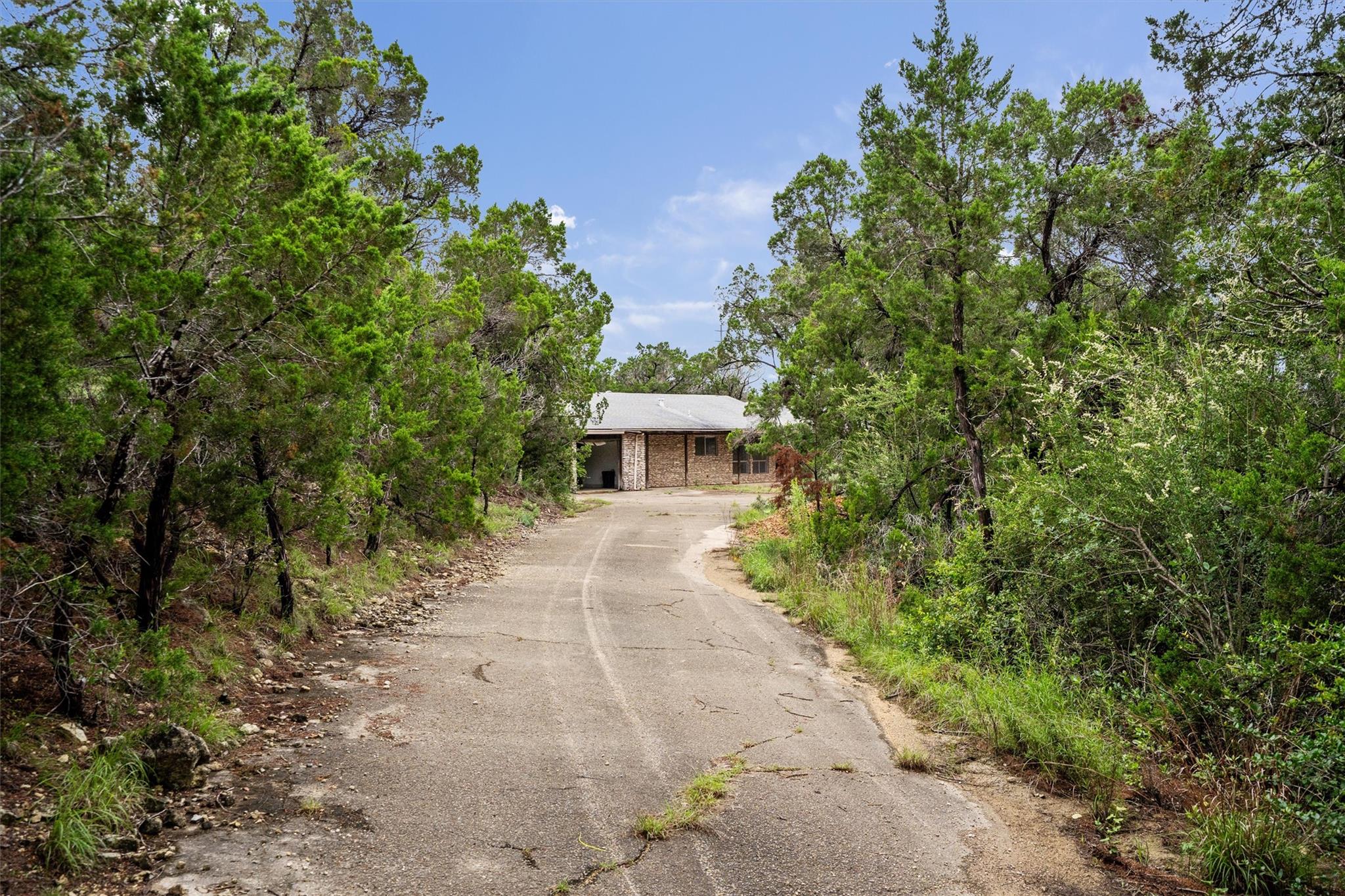 501 Drawbridge RD, Austin, TX 78746 photo 2