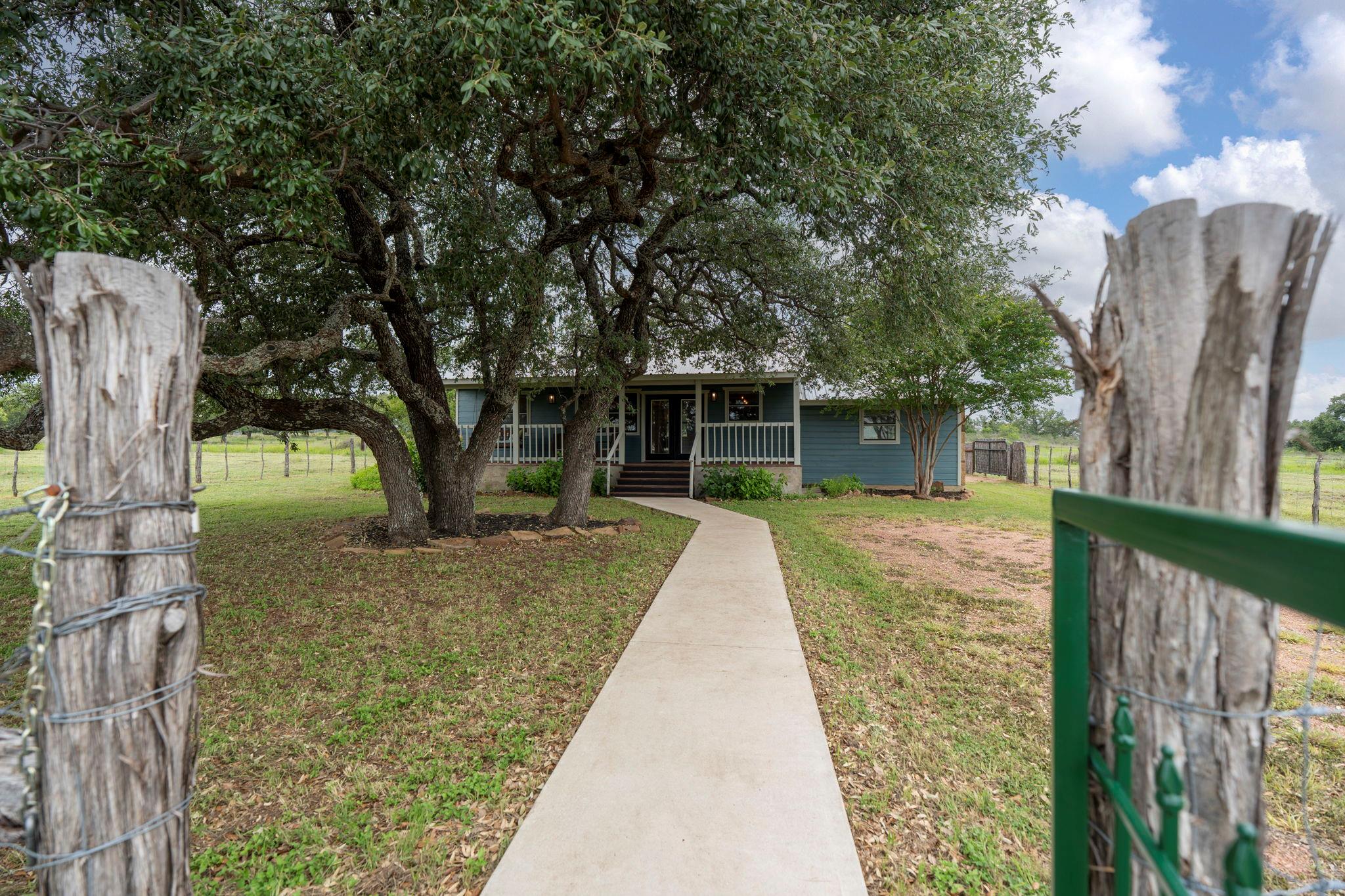 225 Ischar LN, Mason, TX 76856 photo 3