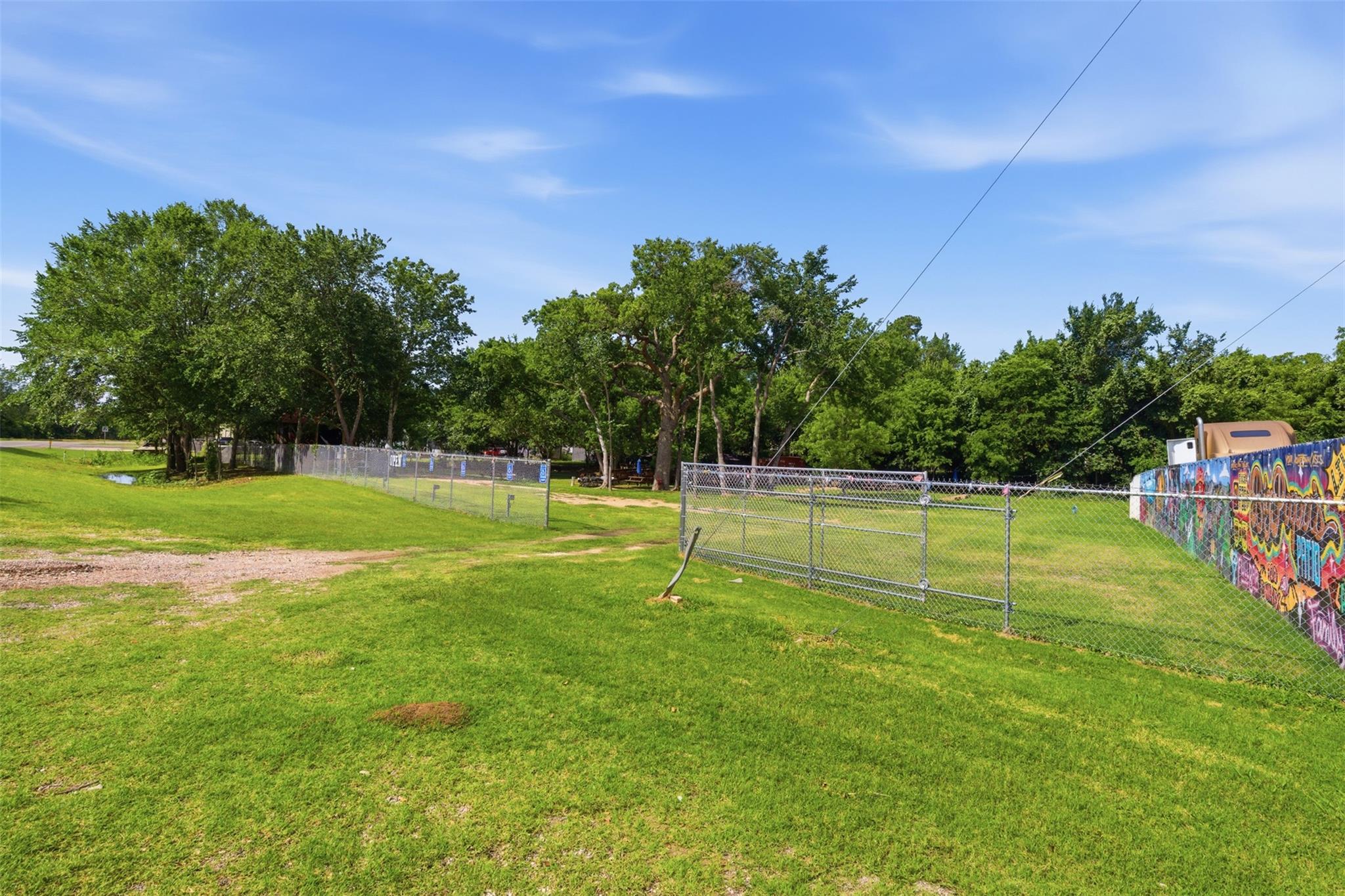 320 Wilcox ST, Rockdale, TX 76567 photo 5