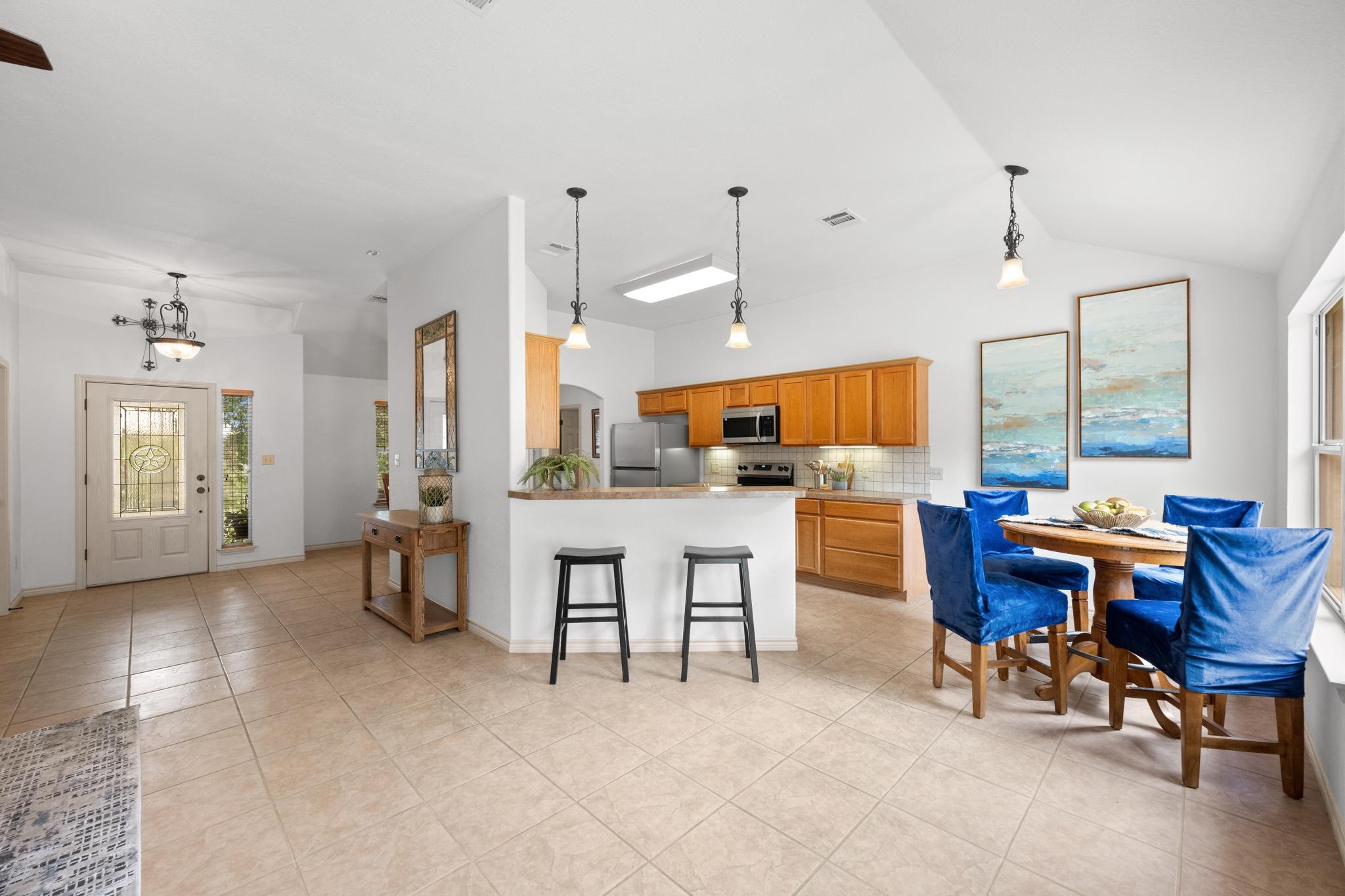 1103 Larkhall DR, Spicewood, TX 78669 photo 3