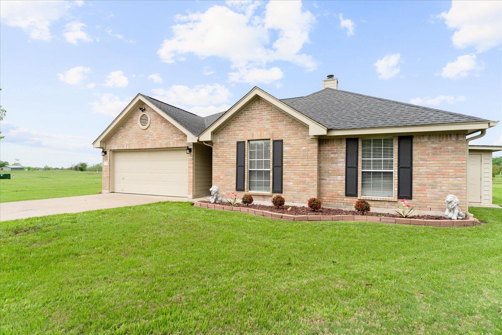 125 Fairway CT, Bastrop, TX 78602 photo 5