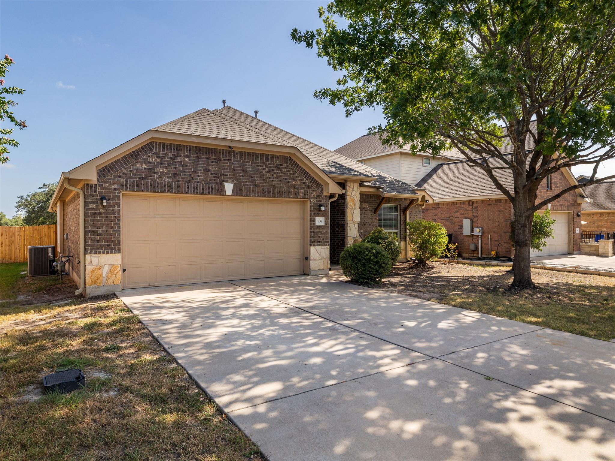 537 Bluehaw DR, Georgetown, TX 78628 photo 3