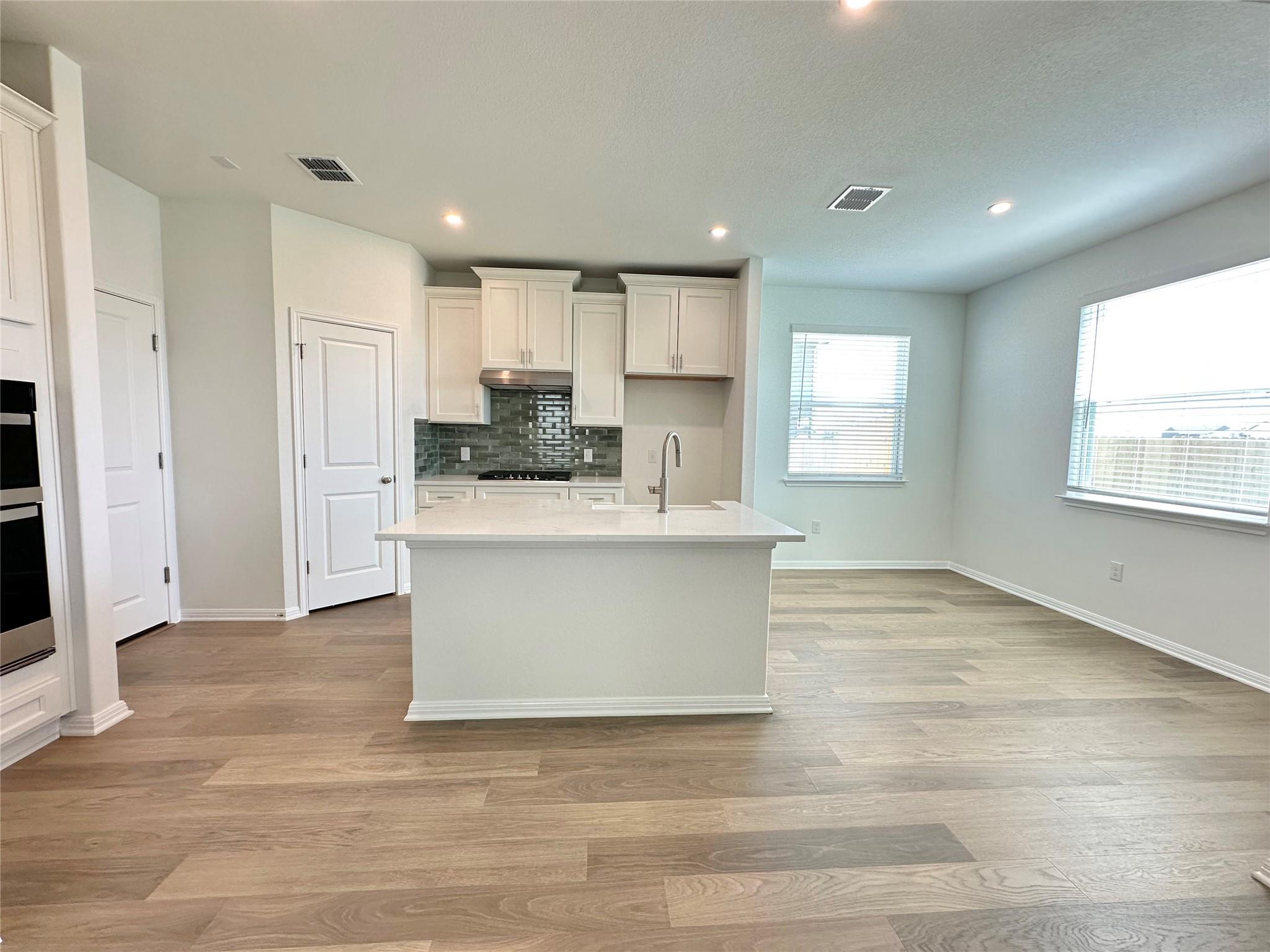 335 Young ST, Buda, TX 78610 photo 3