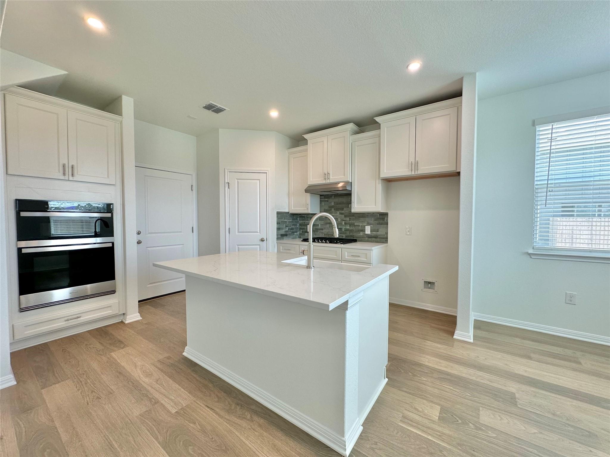 335 Young ST, Buda, TX 78610 photo 4
