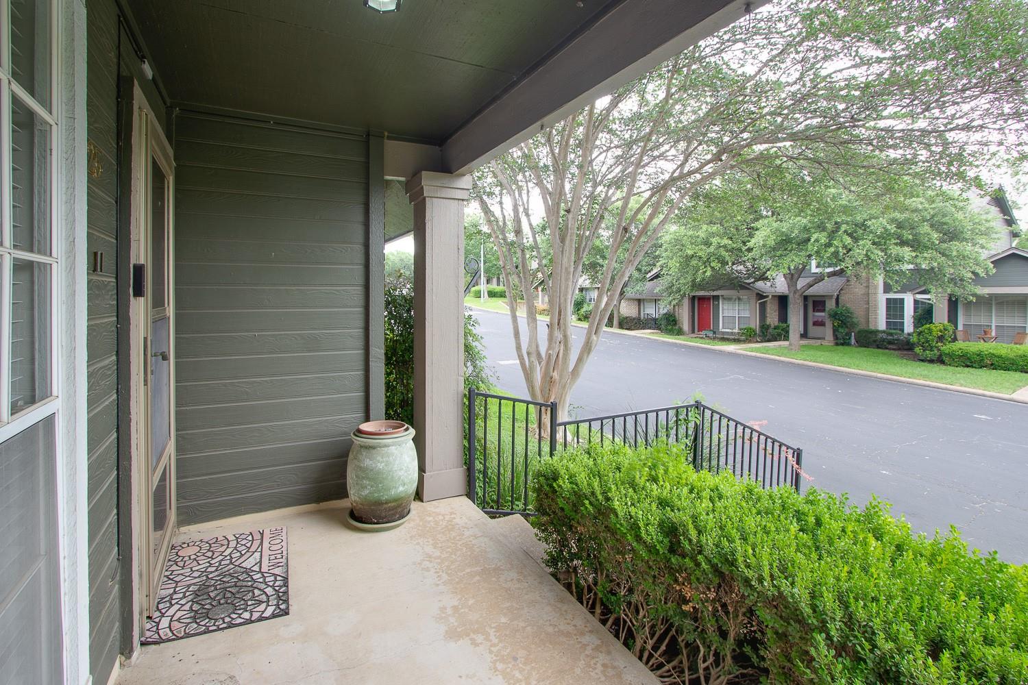1015 Yager LN #125, Austin, TX 78753 photo 3