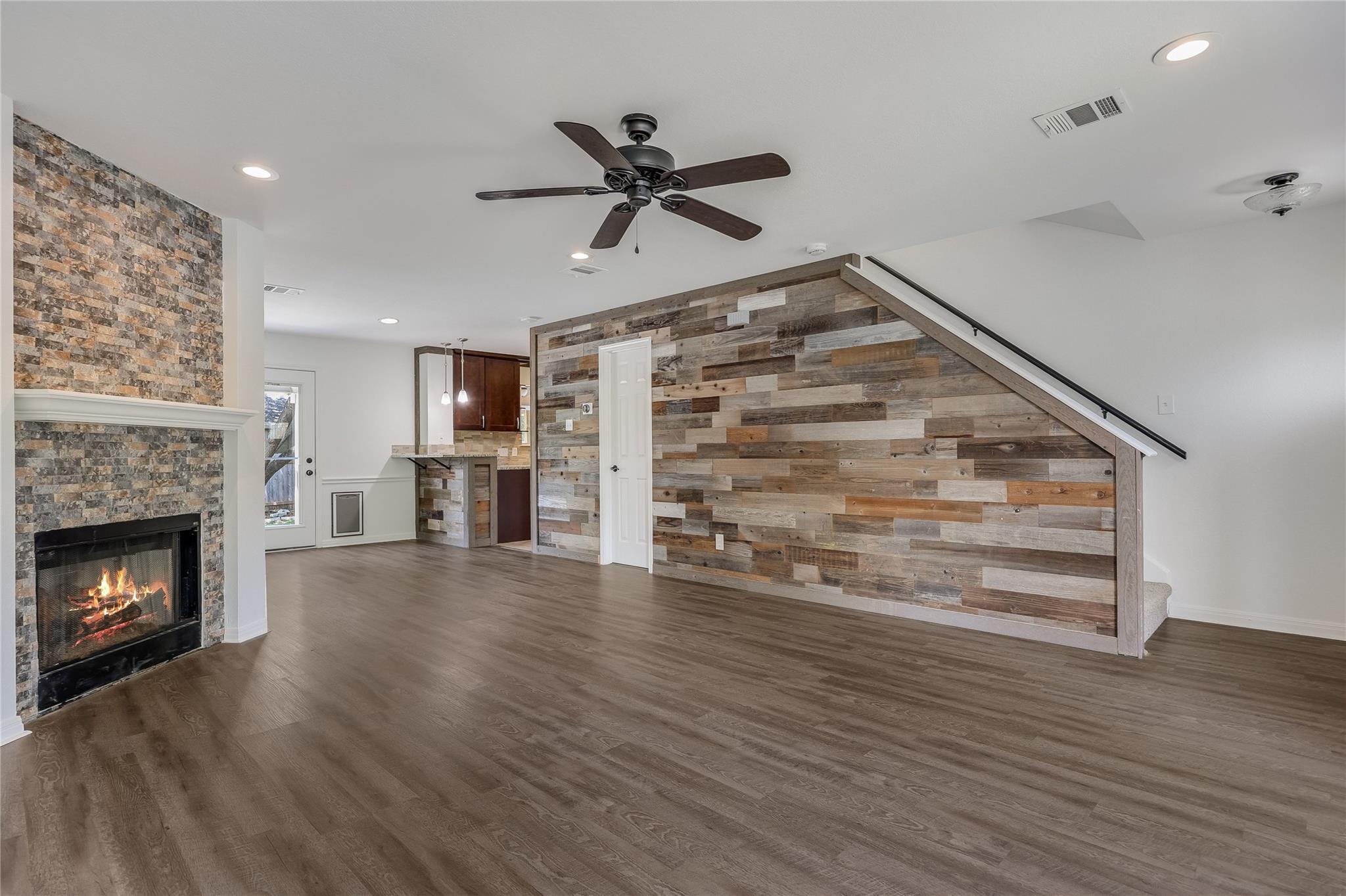 2424 Roundabout LN, Round Rock, TX 78664 photo 5
