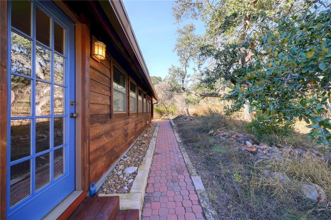 500 Owl Hollow RD, San Marcos, TX 78666 photo 4