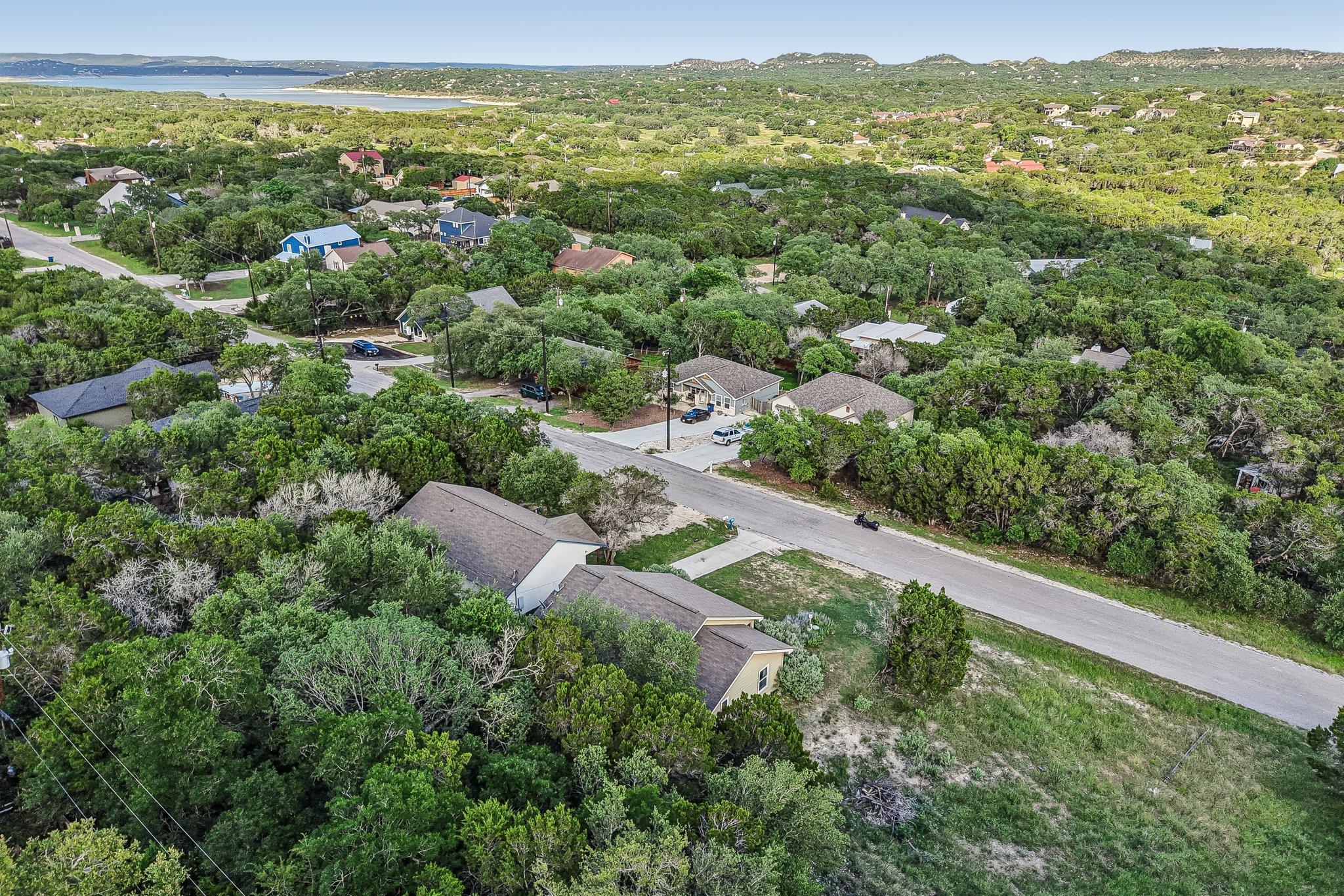 1427 Bonnyview DR, Canyon Lake, TX 78133 photo 3