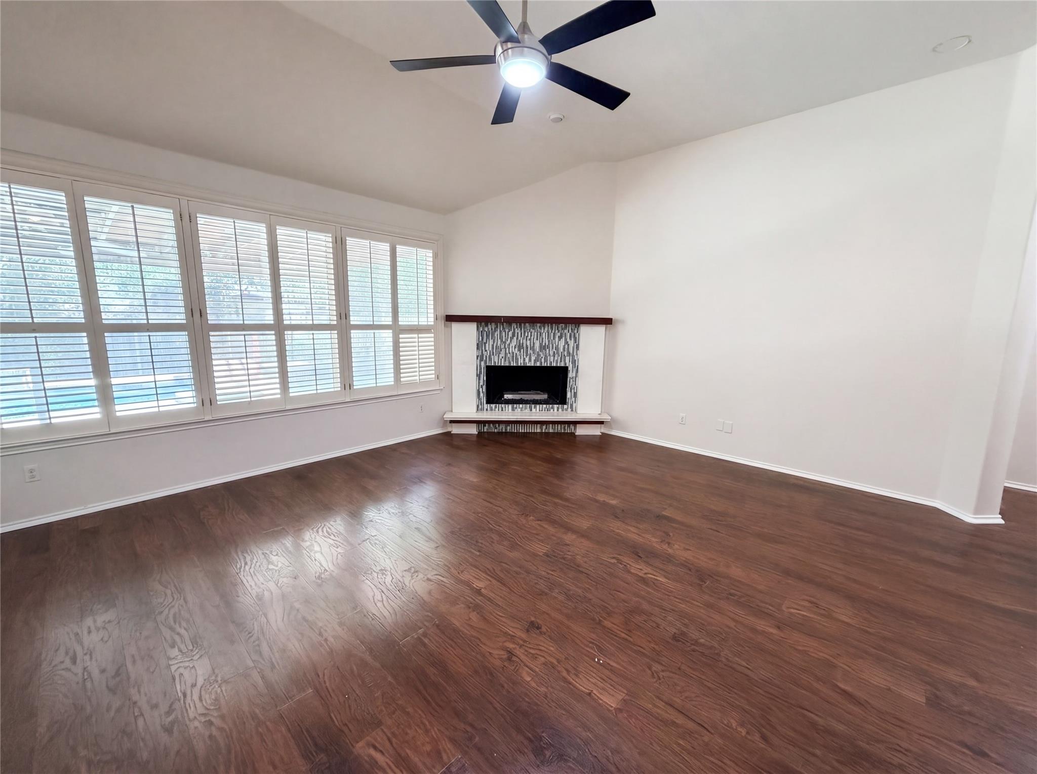 117 Brentwood DR, Georgetown, TX 78628 photo 3