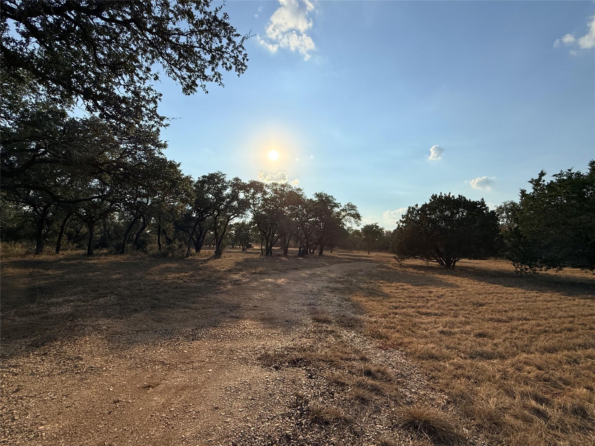 1435 Hilliard RD, San Marcos, TX 78666 photo 2
