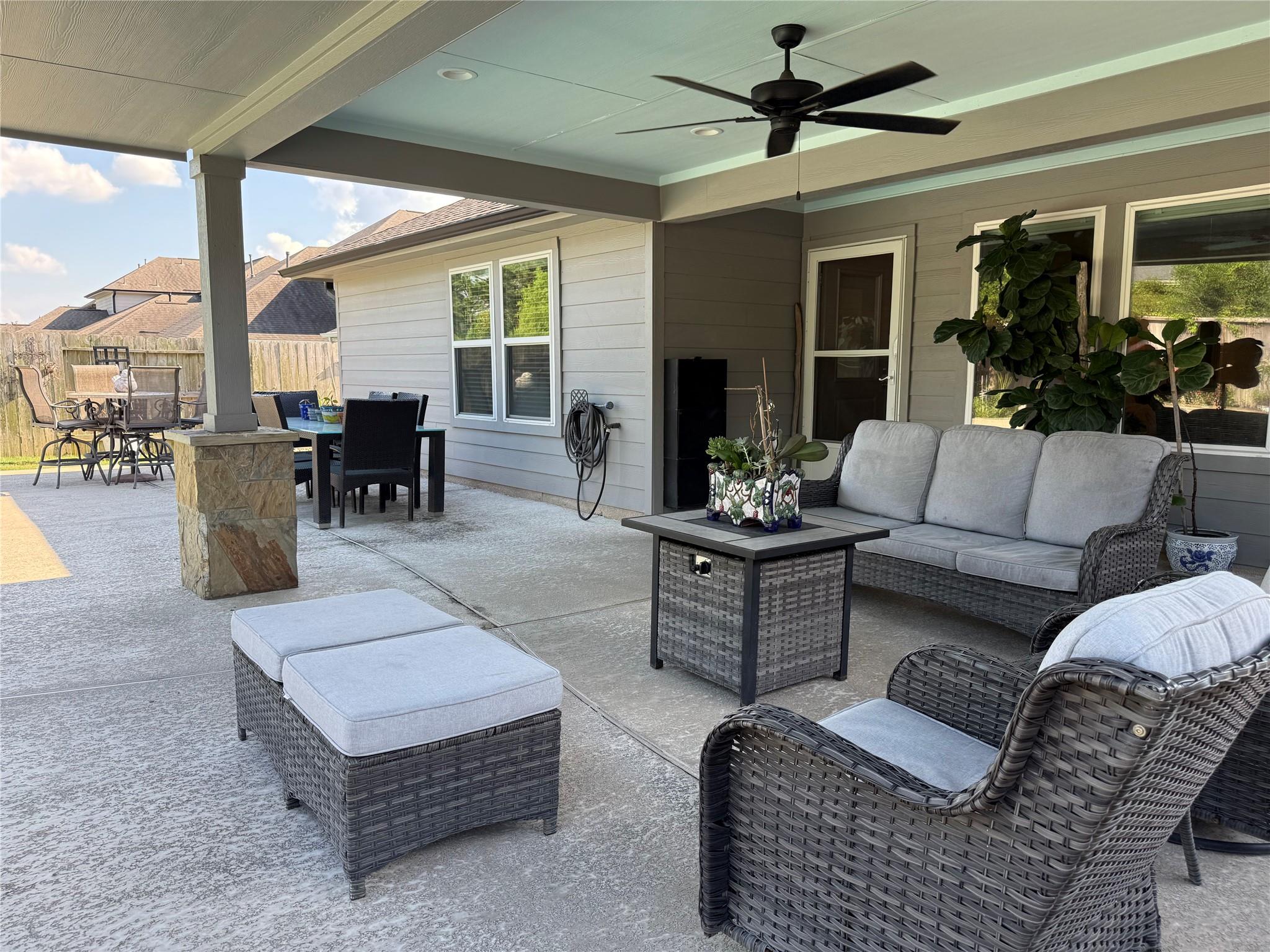 2336 Hagerman RD, Conroe, TX 77384 photo 5