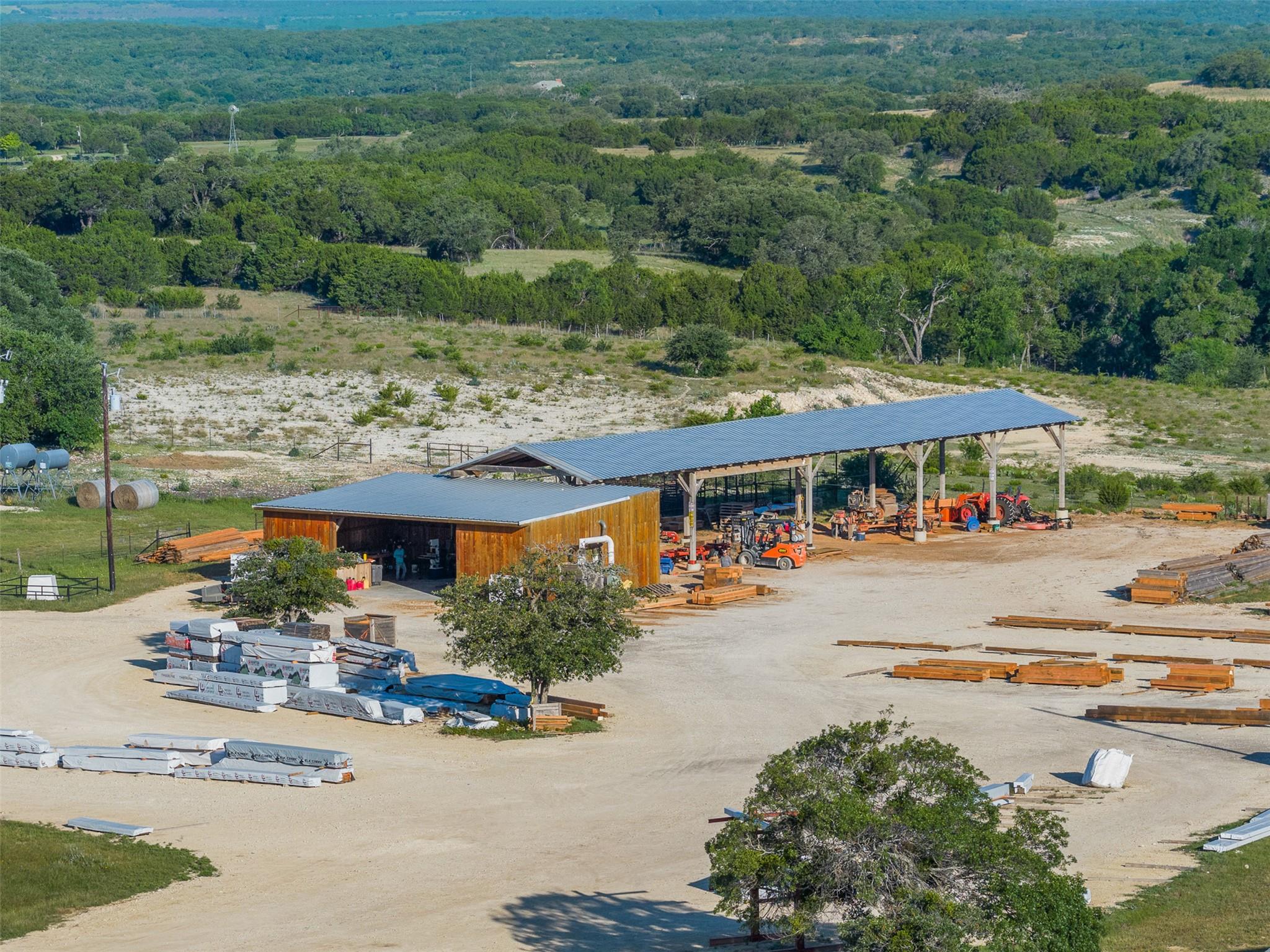 1081 County Road 1320, Lampasas, TX 76550 photo 3