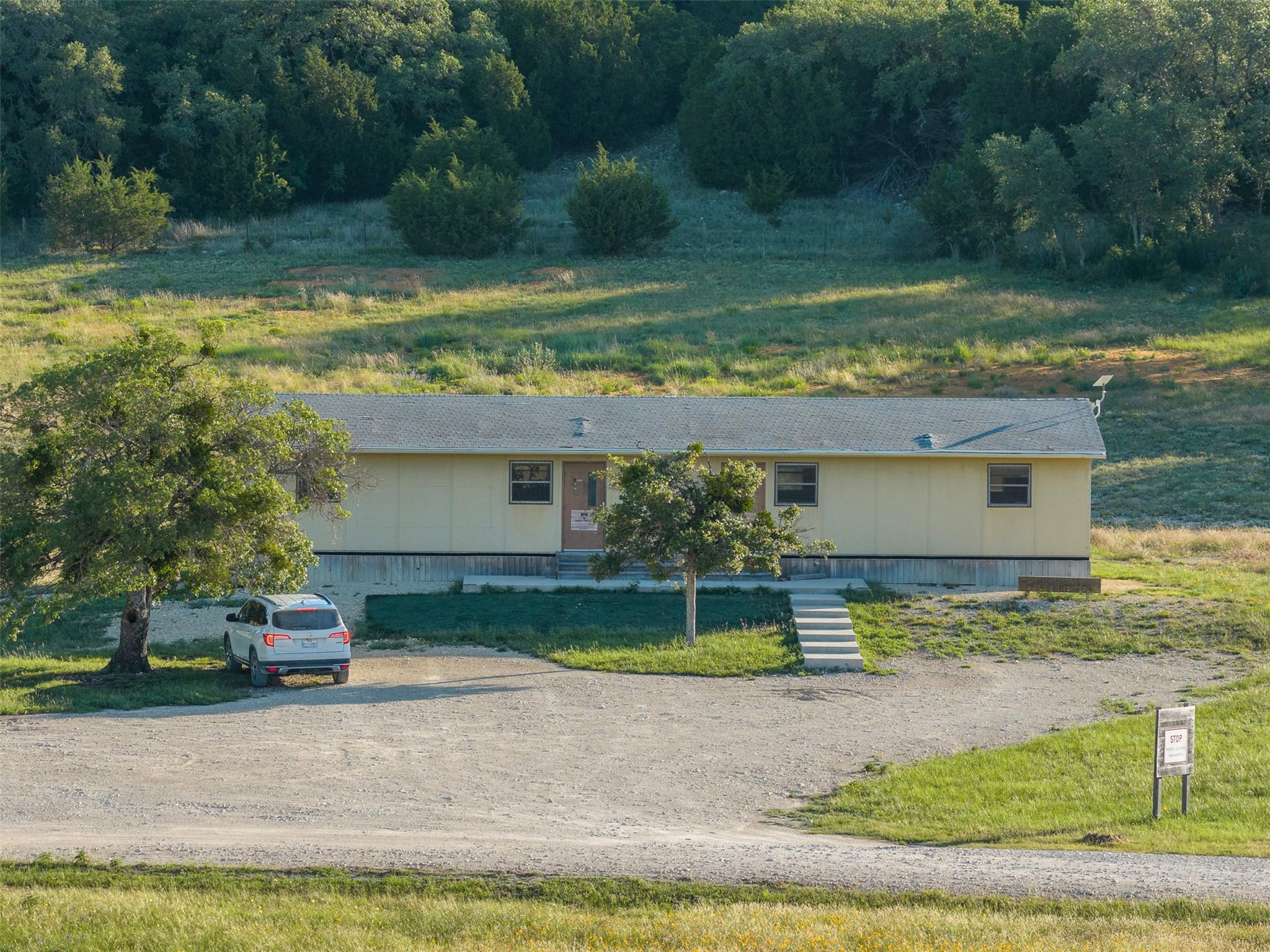 1081 County Road 1320, Lampasas, TX 76550 photo 5