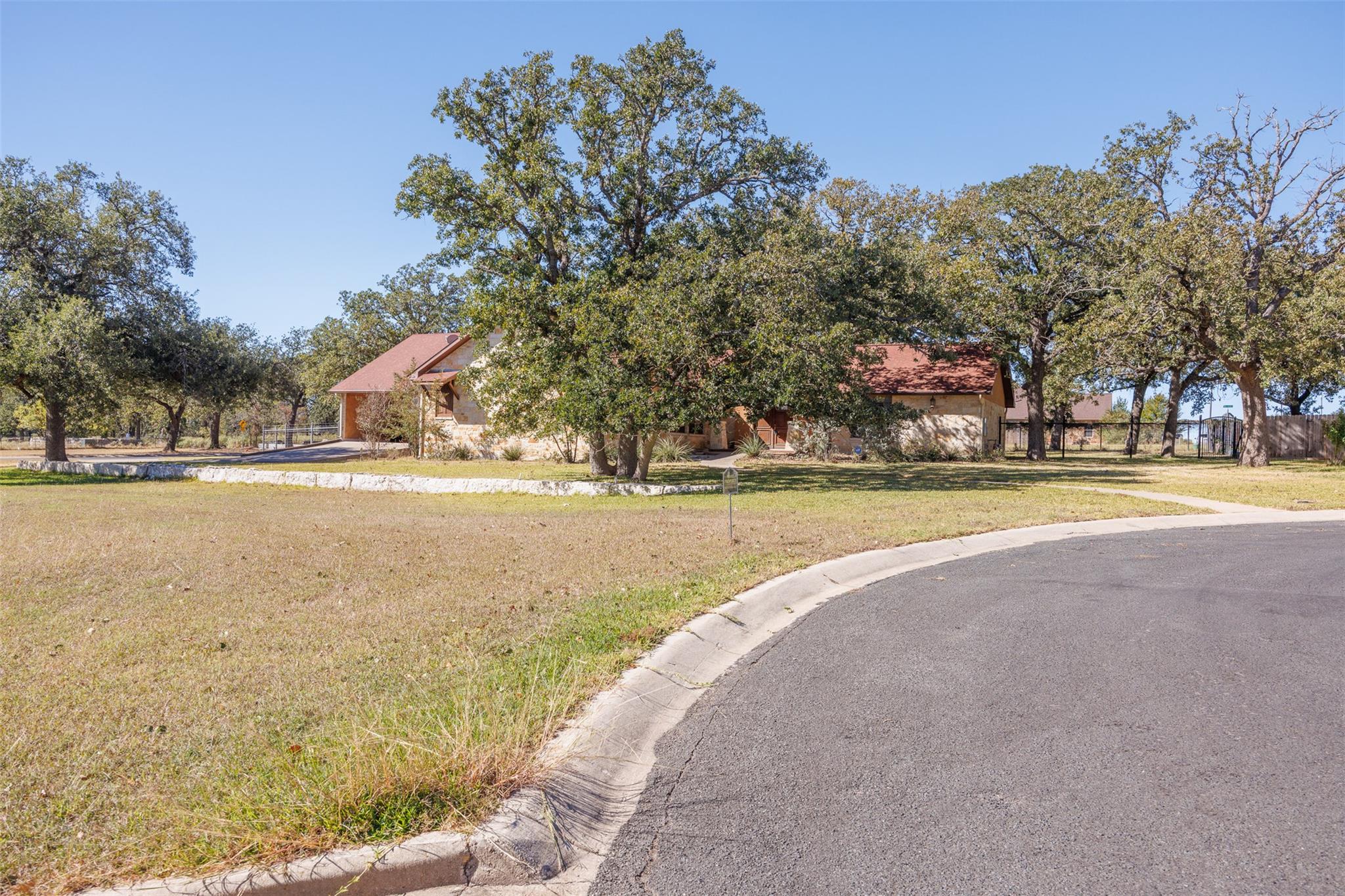 1200 Doe Run HOLW, Fredericksburg, TX 78624 photo 4