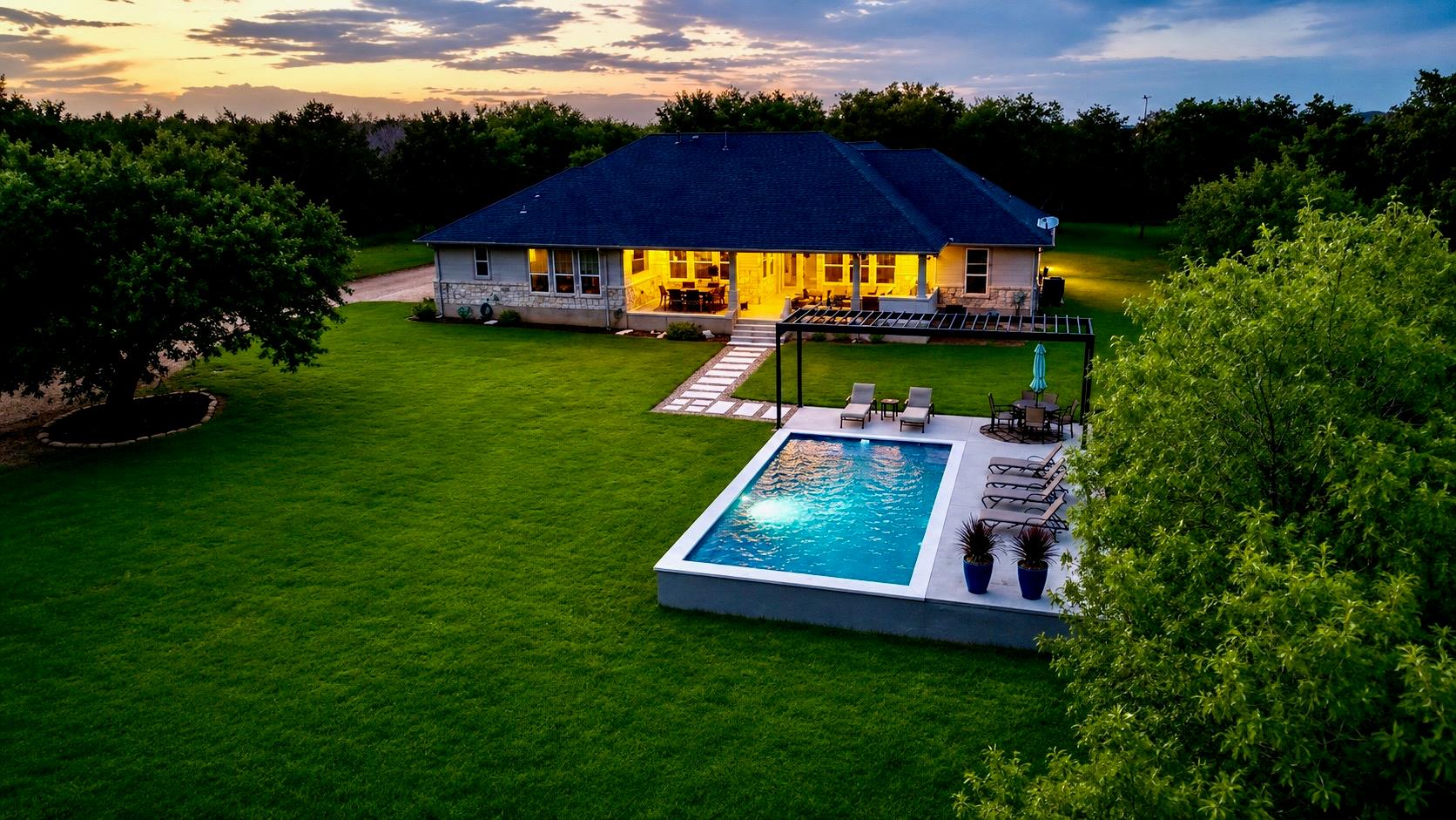 335 Turkey Tree RD, Spicewood, TX 78669 photo 2