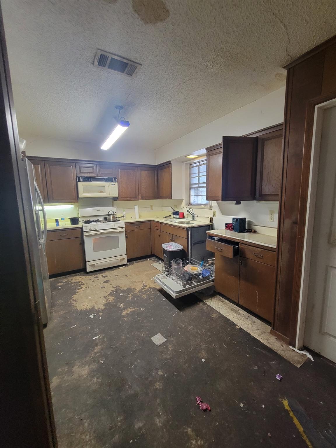 9711 Parkfield DR, Austin, TX 78758 photo 4