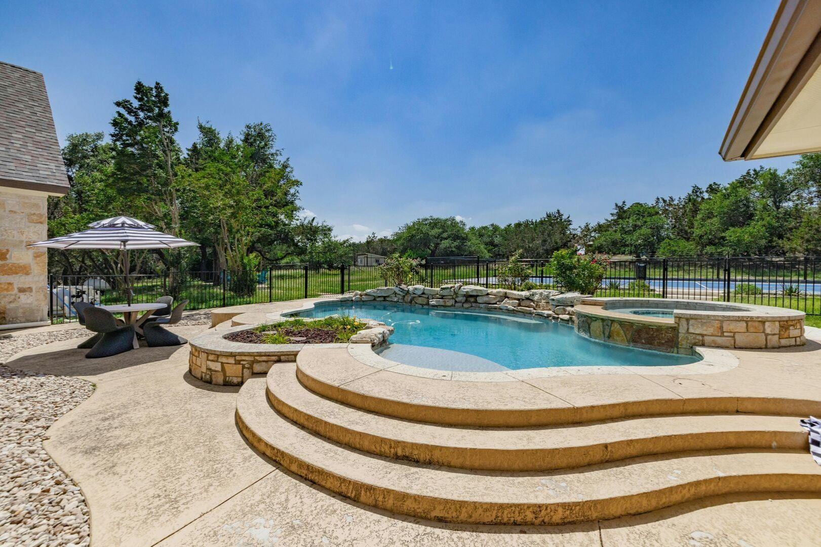 220 Sundance TRL, Dripping Springs, TX 78620 photo 3