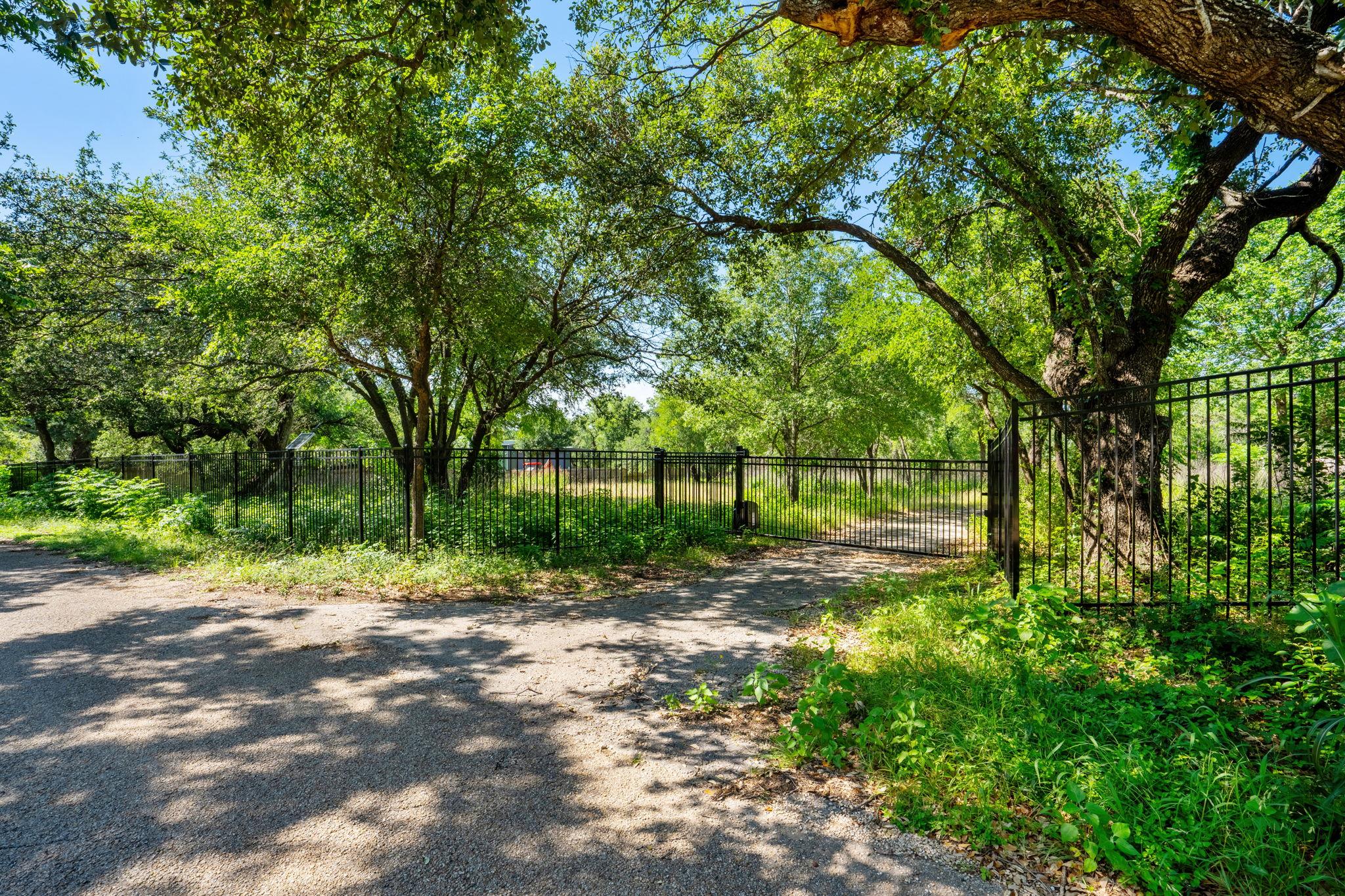 13560 Rocky LN, Belton, TX 76513 photo 3