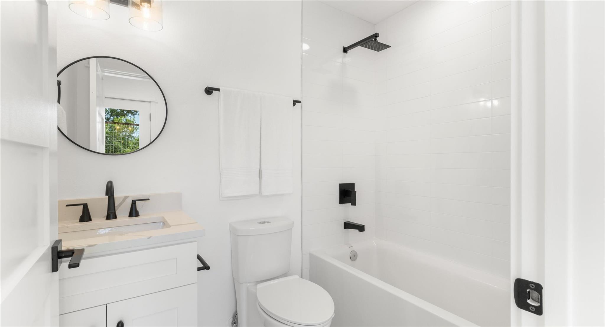 5912 Harold CT #107, Austin, TX 78721 photo 5