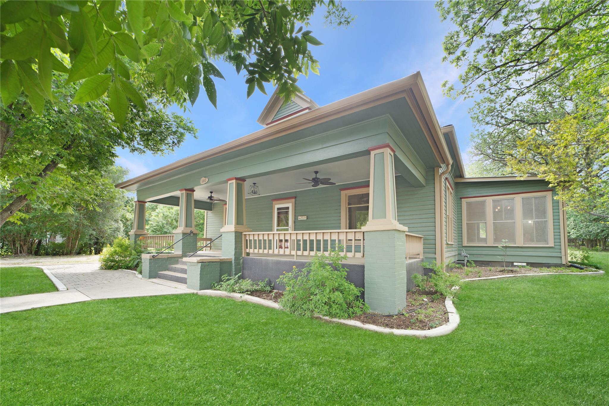 1222 Hopkins ST, San Marcos, TX 78666 photo 3