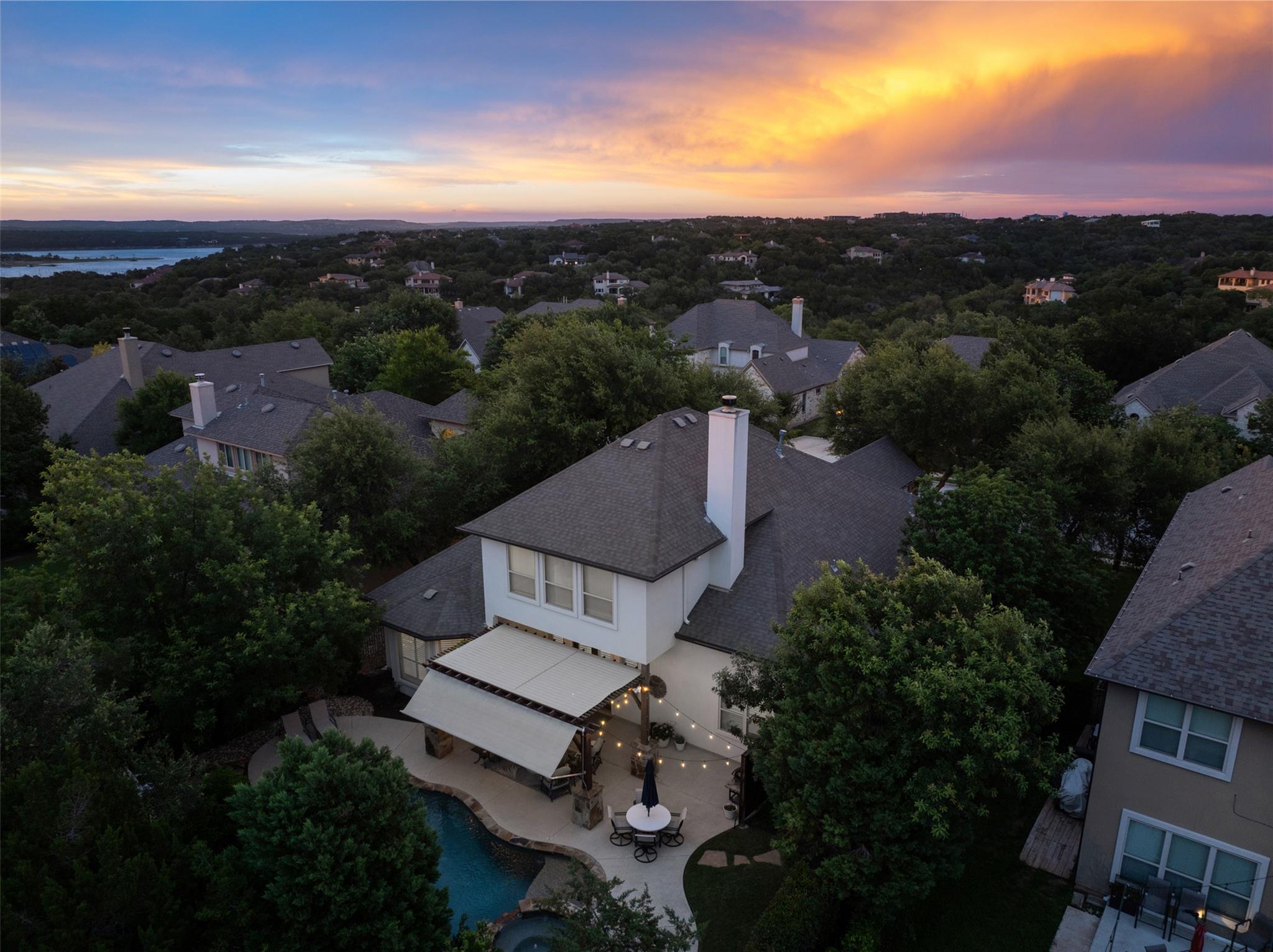 215 Lake Como DR, Lakeway, TX 78734 photo 3