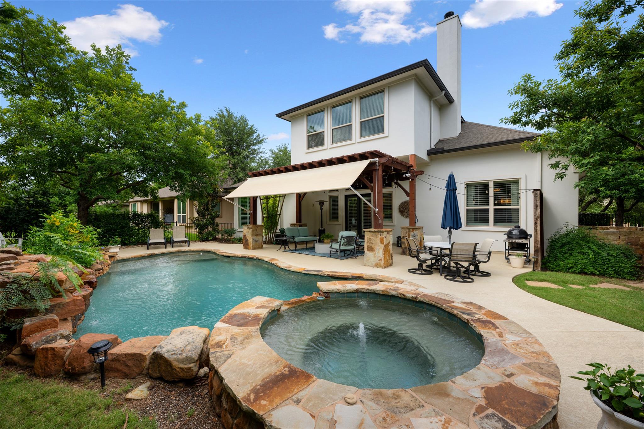 215 Lake Como DR, Lakeway, TX 78734 photo 4