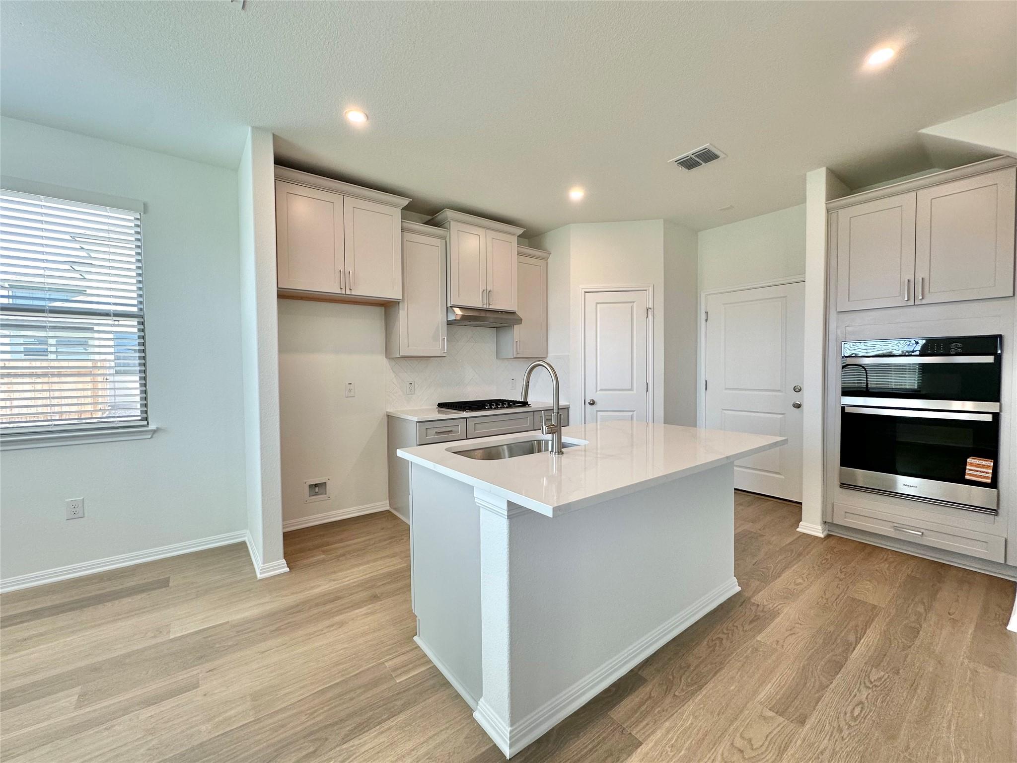 295 Young ST, Buda, TX 78610 photo 4
