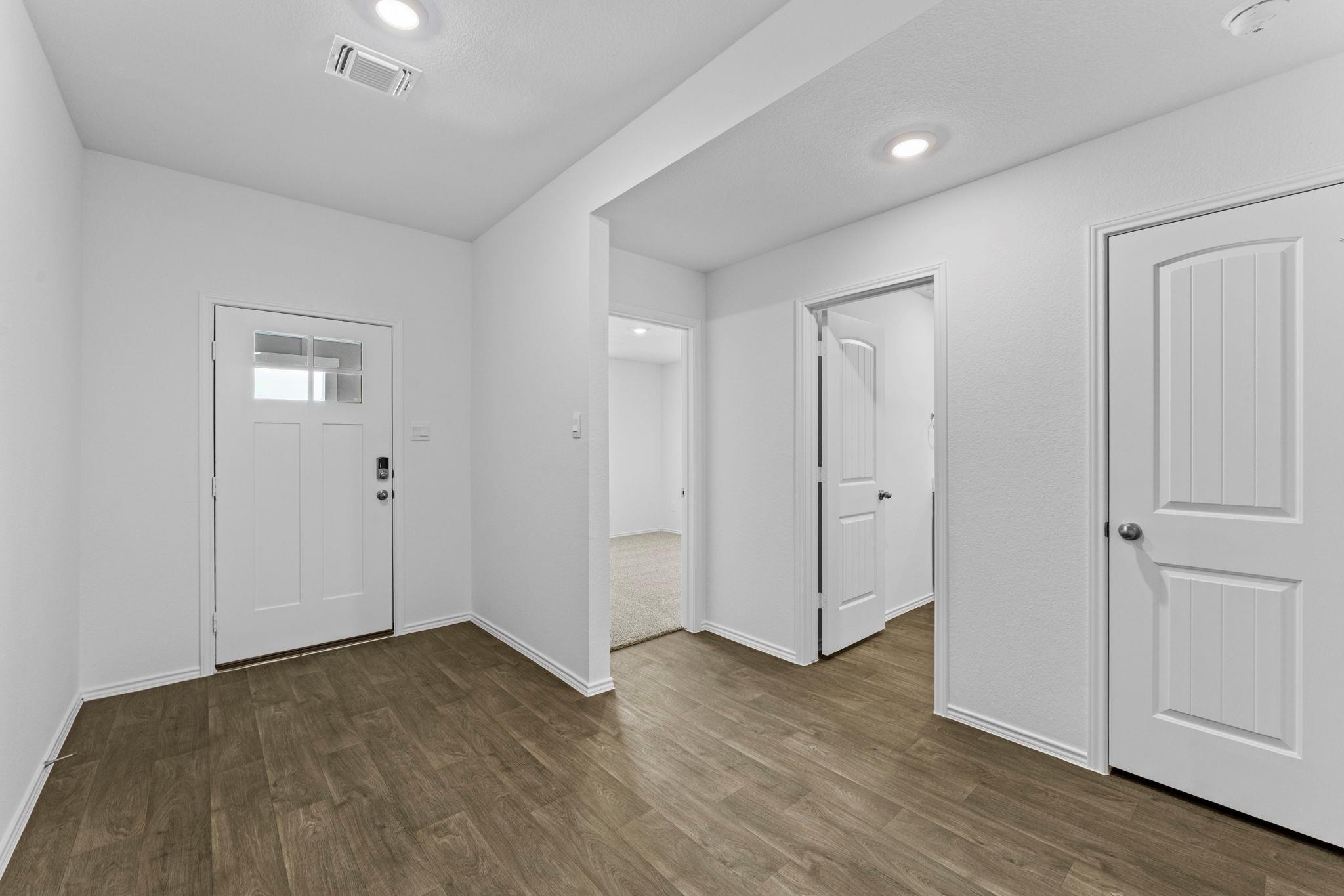 663 Ebbsfleet DR, Uhland, TX 78640 photo 5
