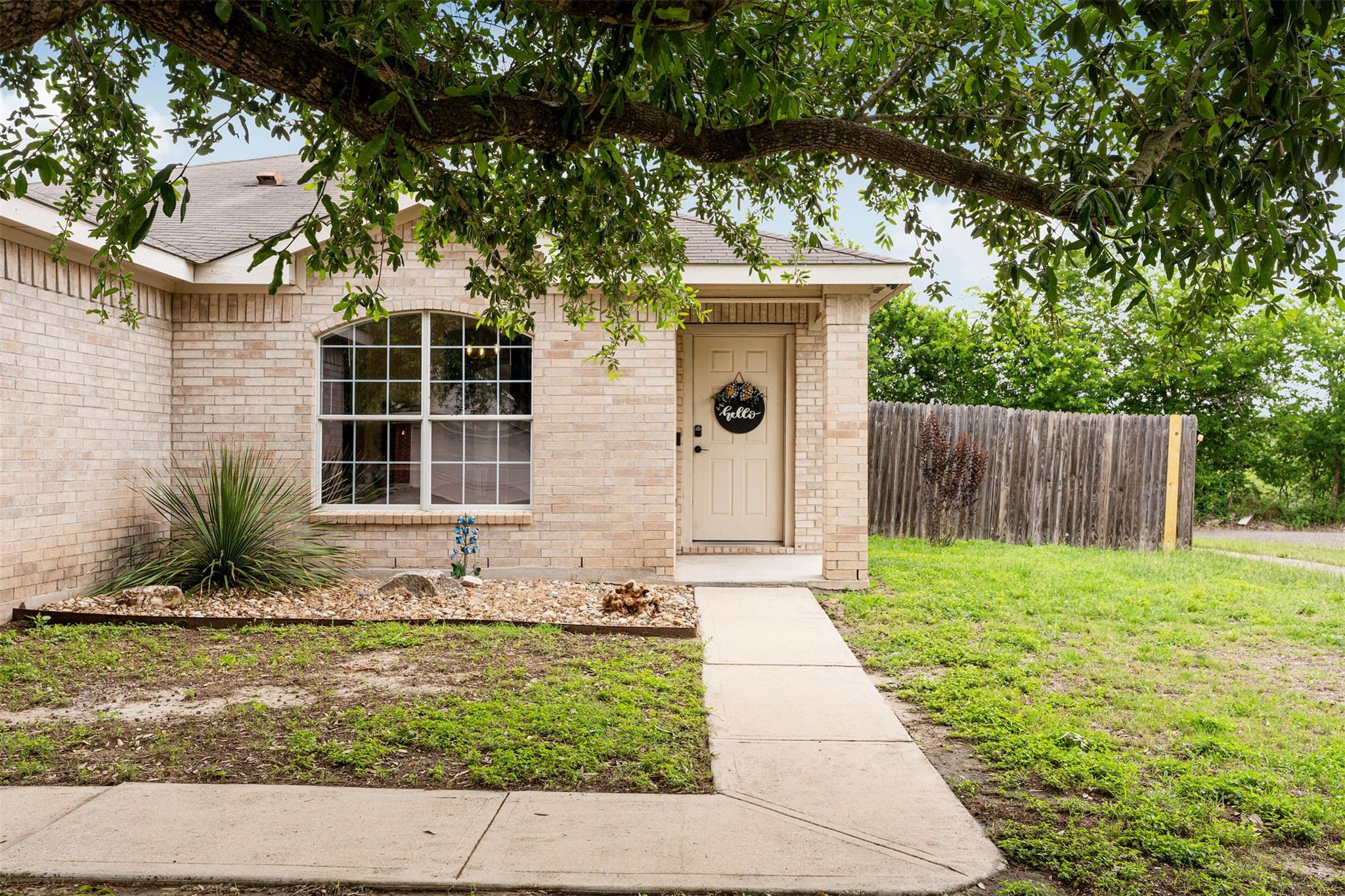 340 Feathergrass DR, Buda, TX 78610 photo 3