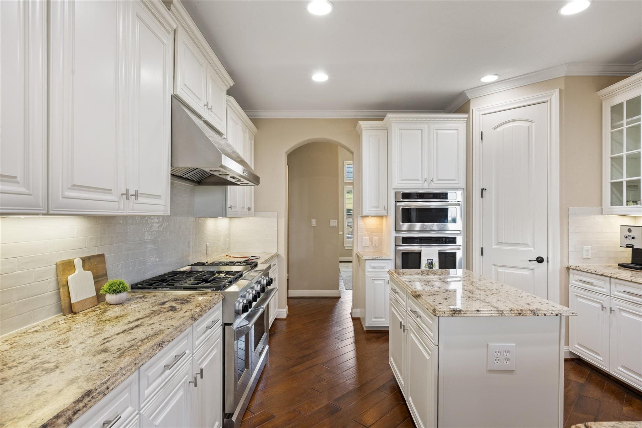 407 Bella Montagna CIR, Austin, TX 78734 photo 5