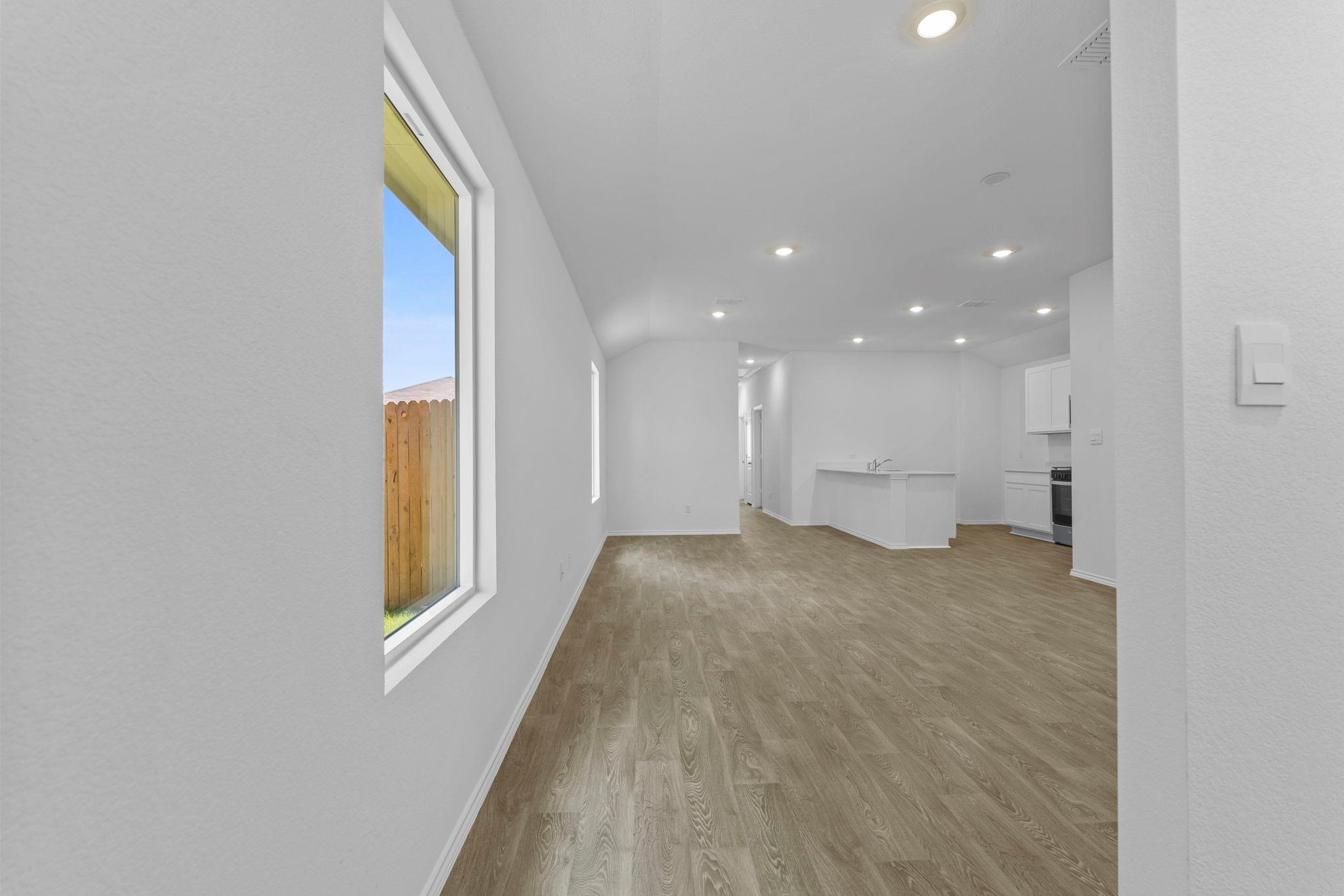 320 Nizao LN, Bastrop, TX 78602 photo 5