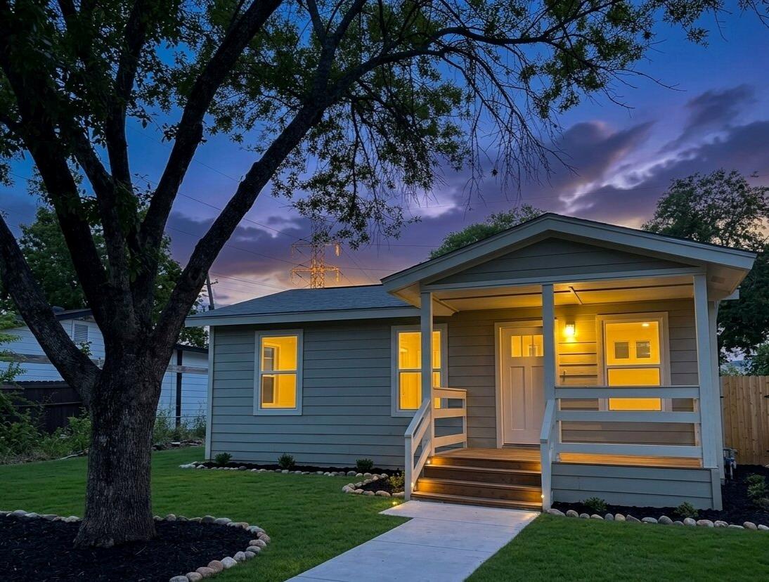 647 Erline Ave, San Antonio, TX 78237 photo 2