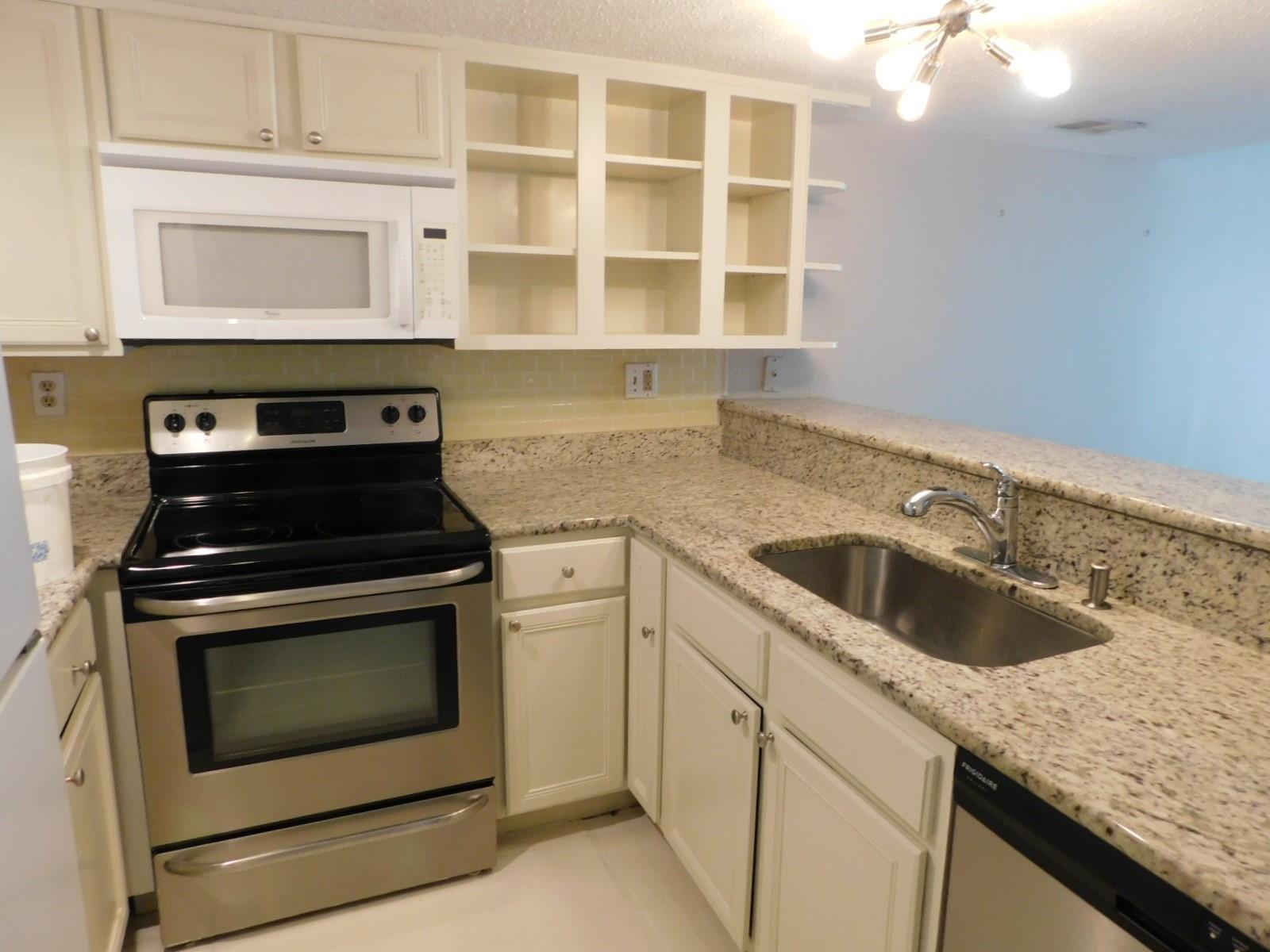 805 Paisley DR #11, Spicewood, TX 78669 photo 2