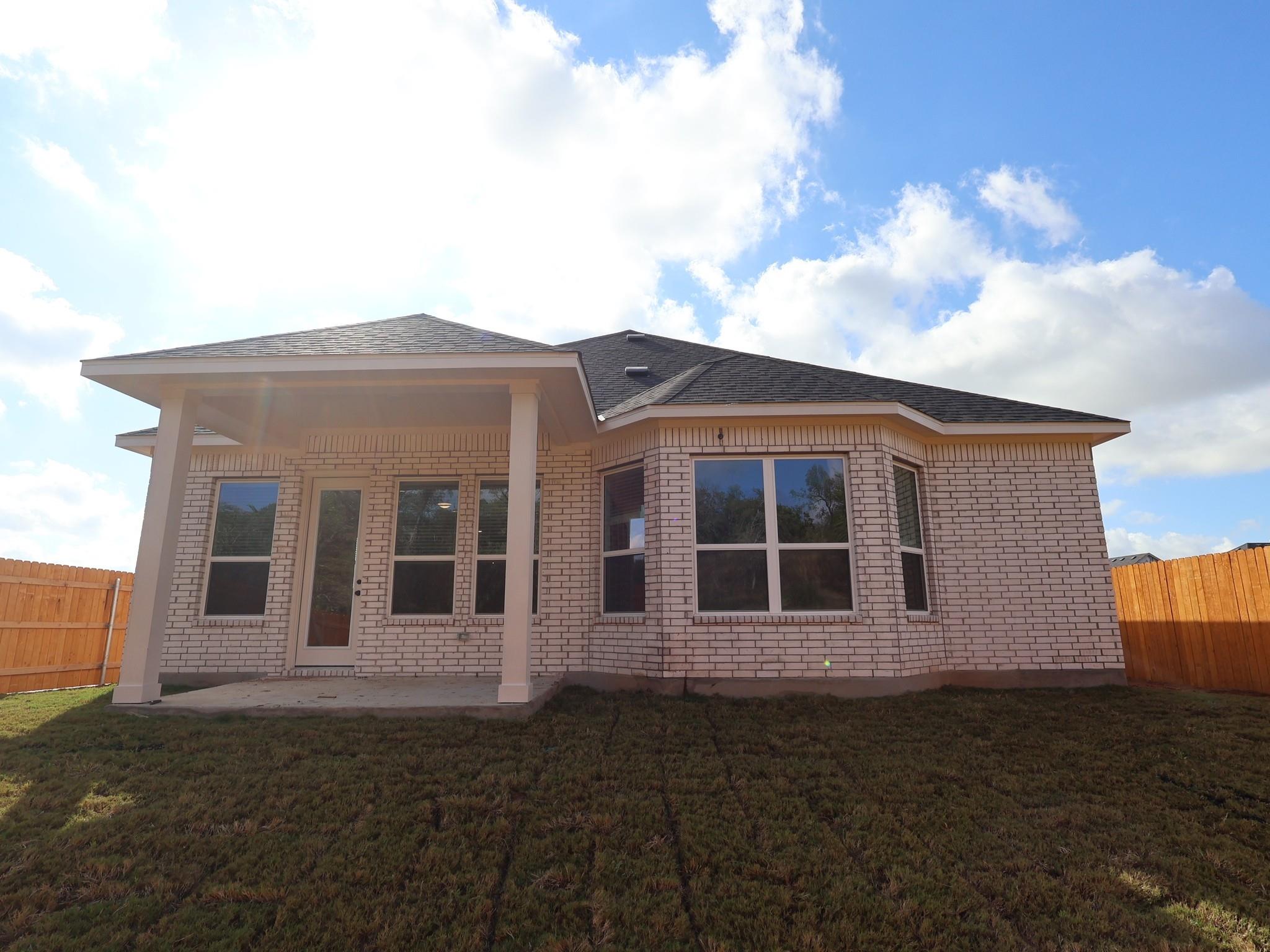 296 Champ Ave, Buda, TX 78610 photo 3